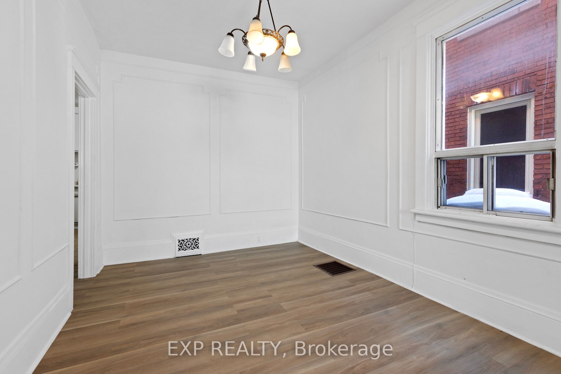 292-294 Clarence Street Property Photo 8