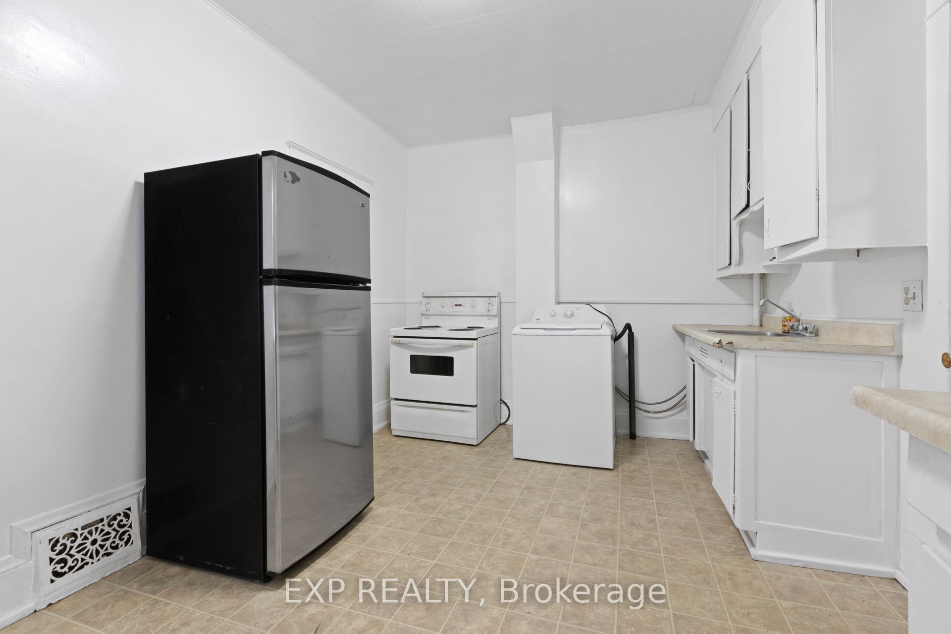292-294 Clarence Street Property Photo 11