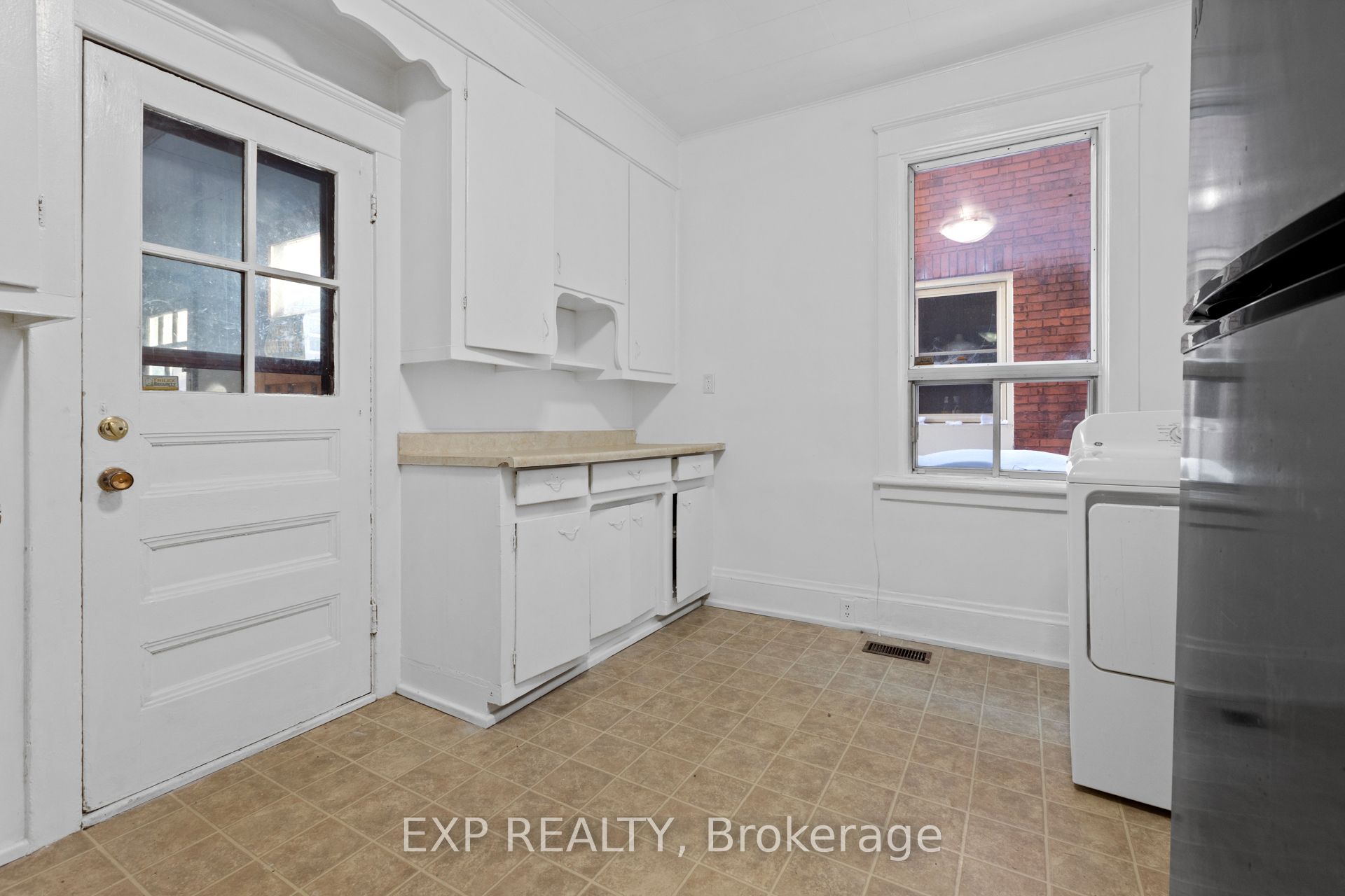 292-294 Clarence Street Property Photo 12