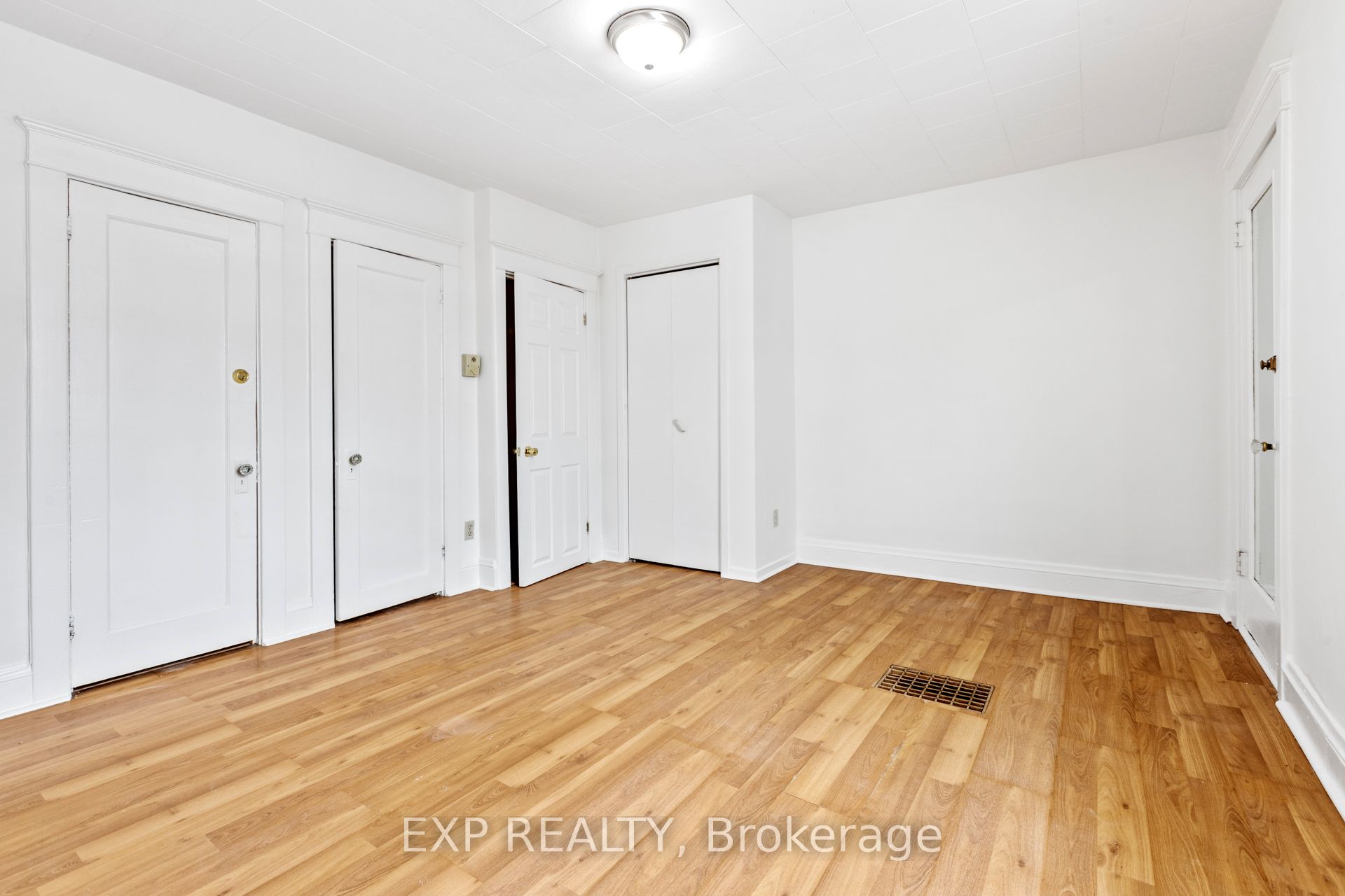 292-294 Clarence Street Property Photo 33