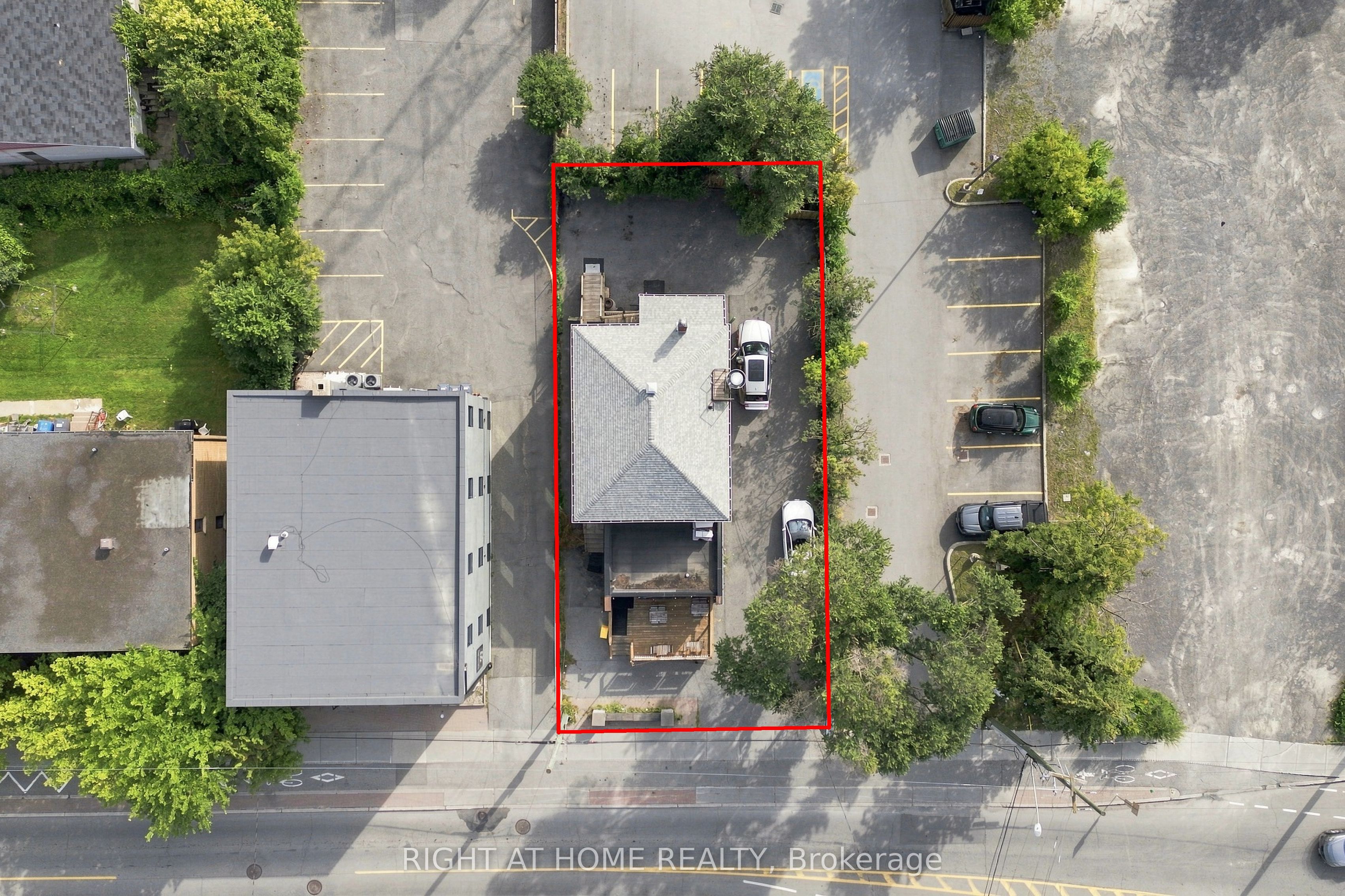 727 Churchill Avenue Property Photo 4