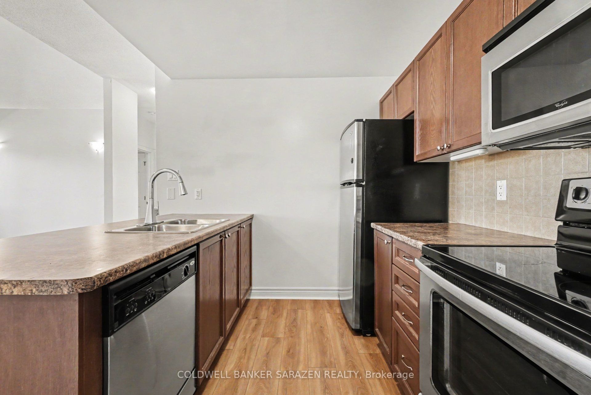 920 White Alder Avenue D Property Photo 6