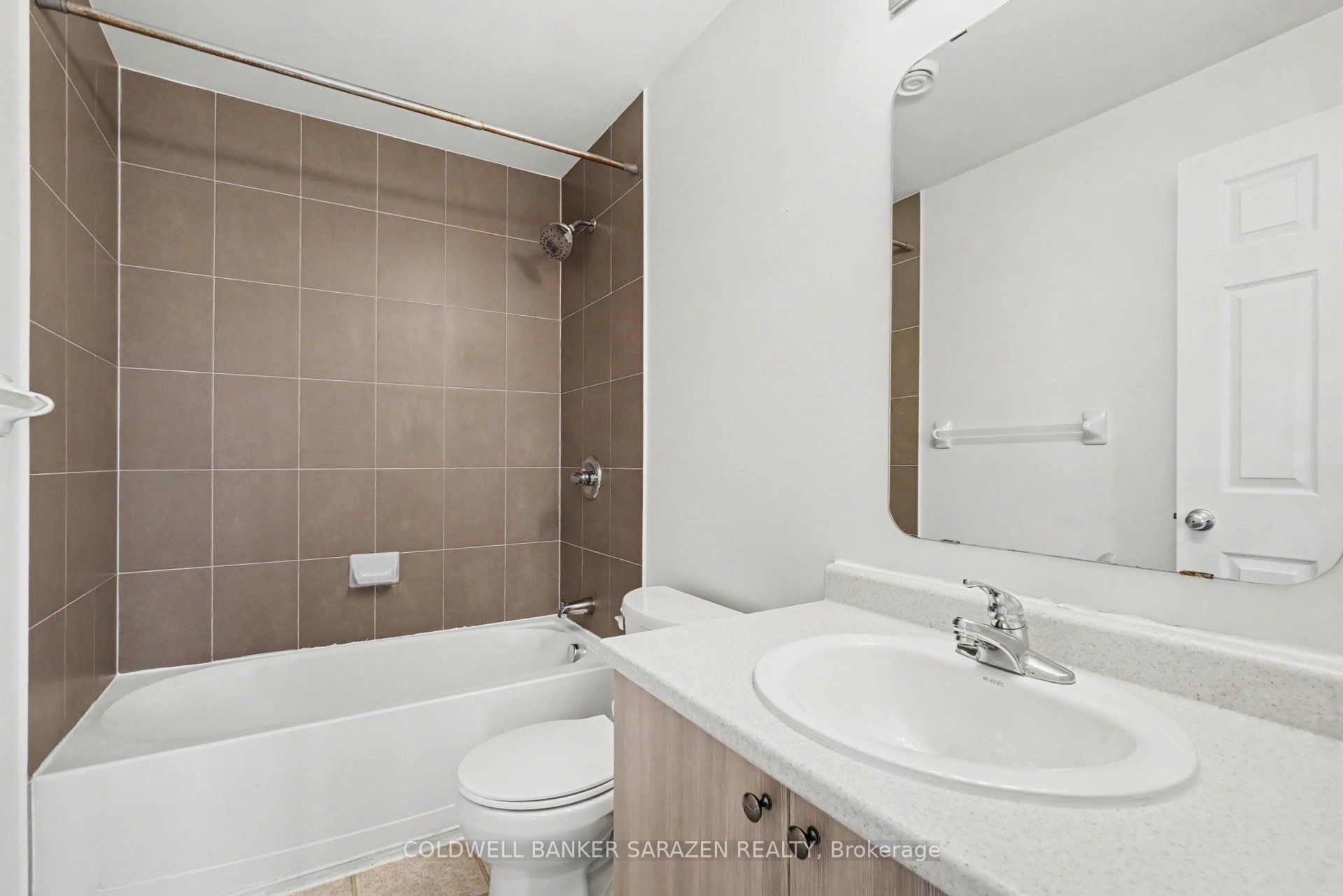 920 White Alder Avenue D Property Photo 8