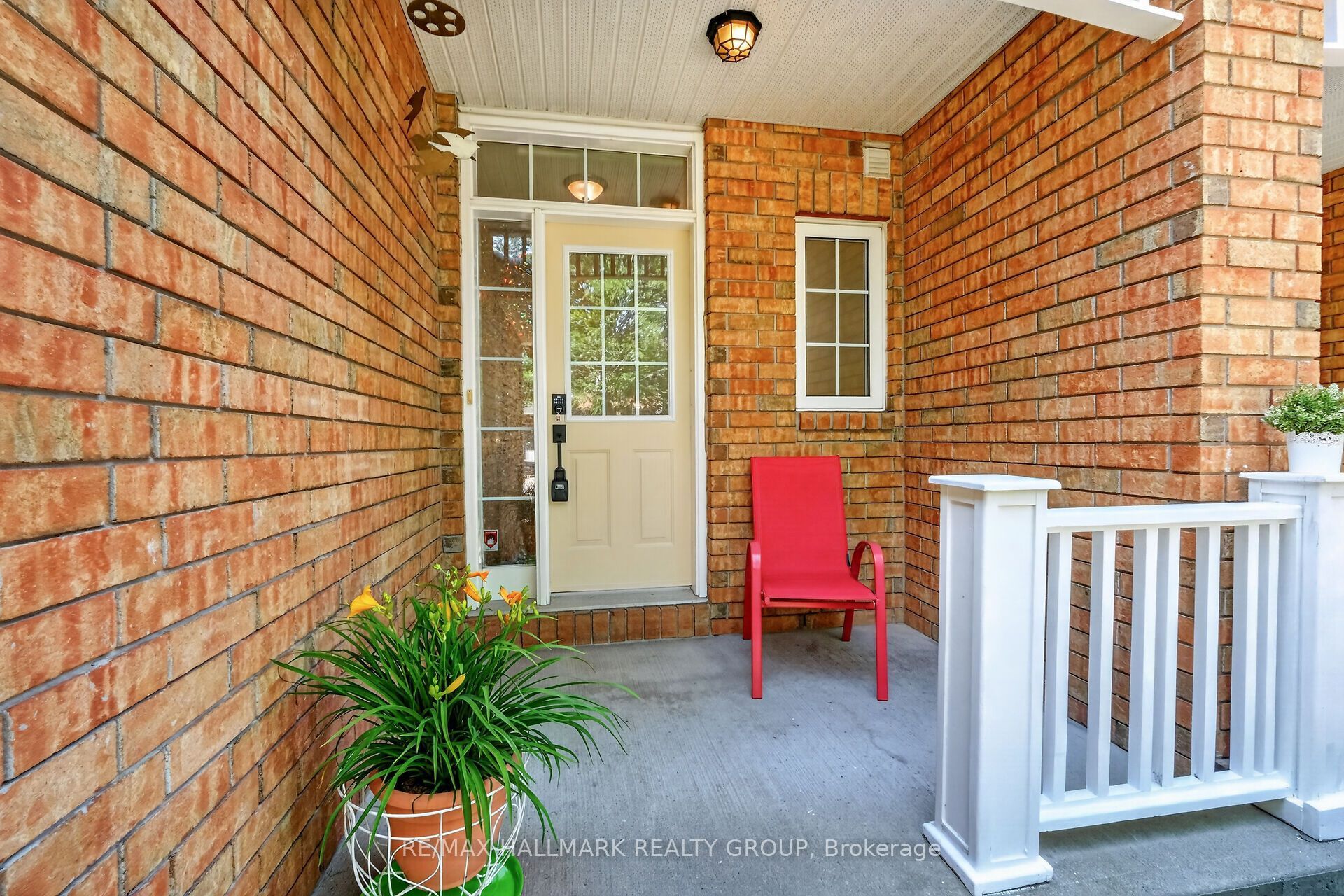 24 Gray Crescent Property Photo 3