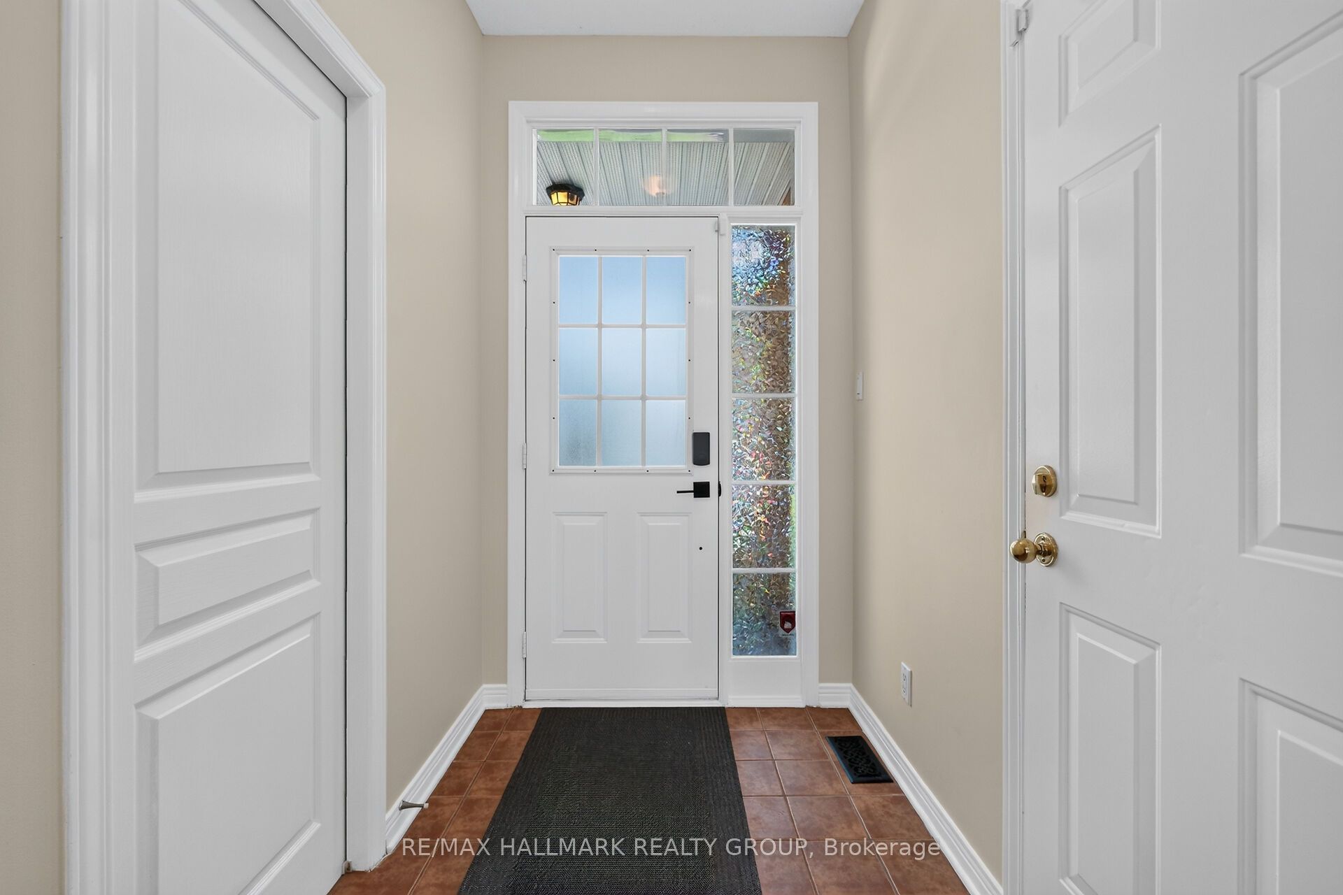 24 Gray Crescent Property Photo 4