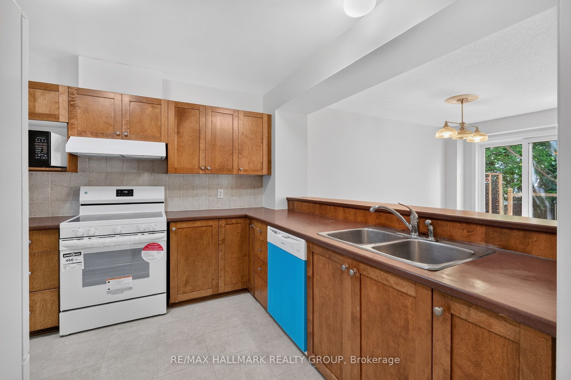 24 Gray Crescent Property Photo 11