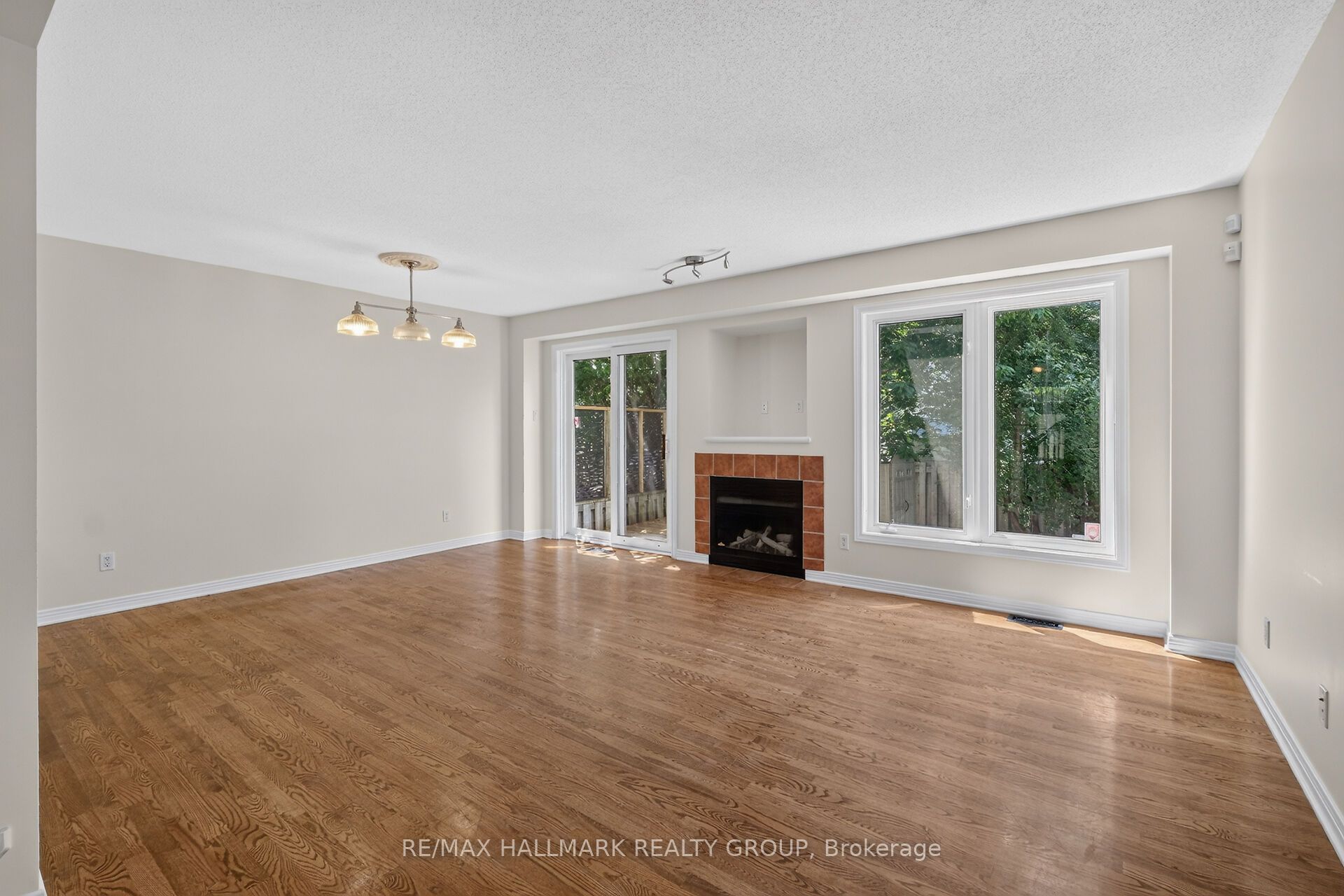 24 Gray Crescent Property Photo 15