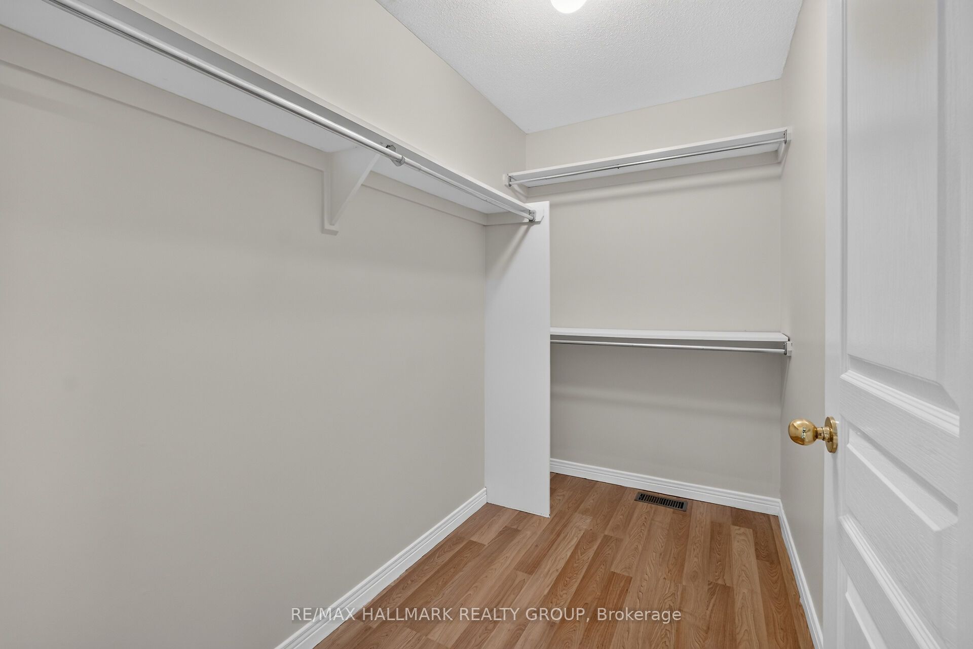 24 Gray Crescent Property Photo 19