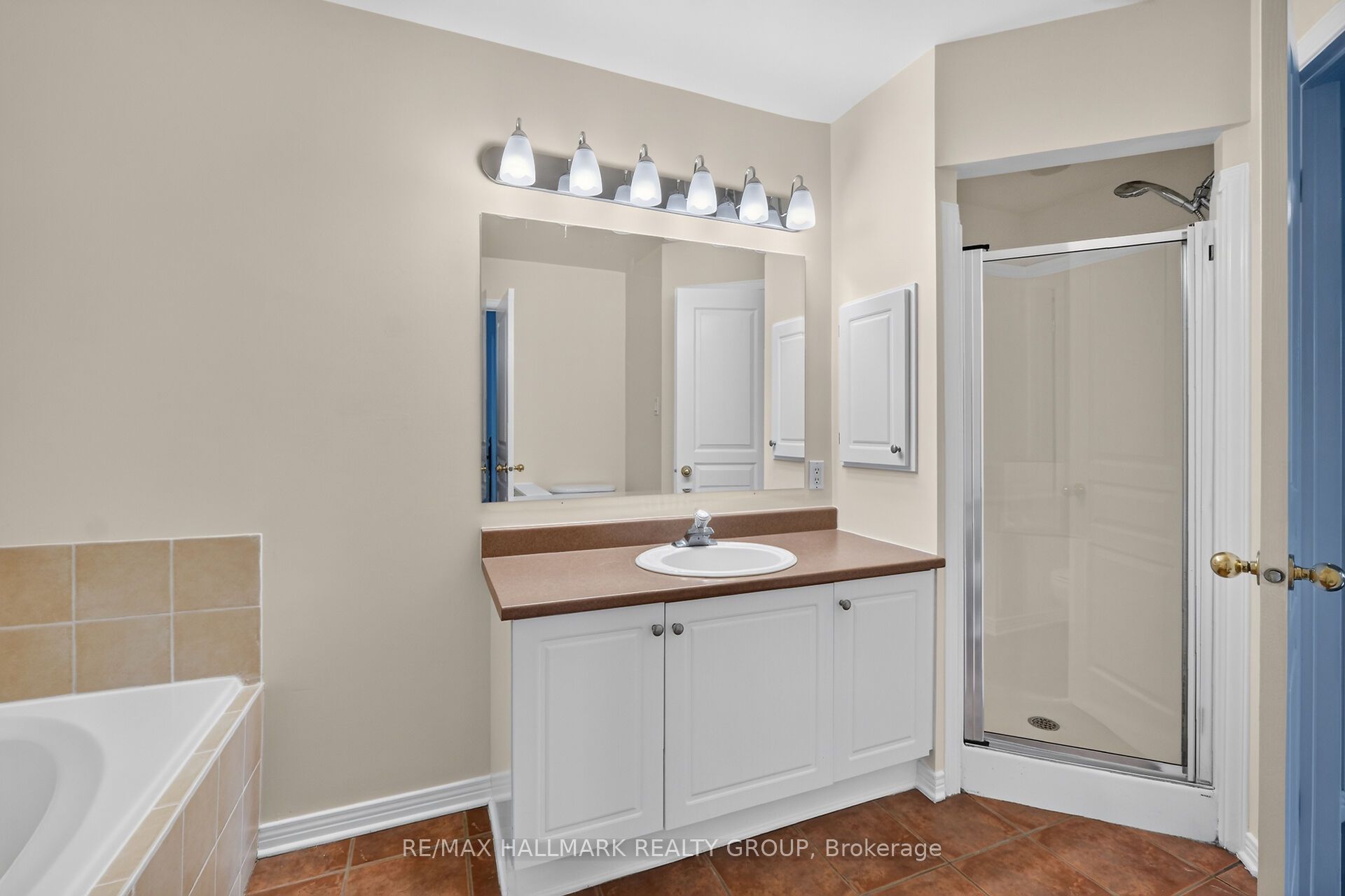 24 Gray Crescent Property Photo 20