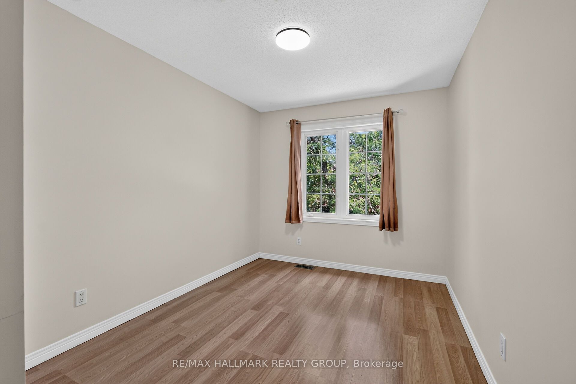 24 Gray Crescent Property Photo 26