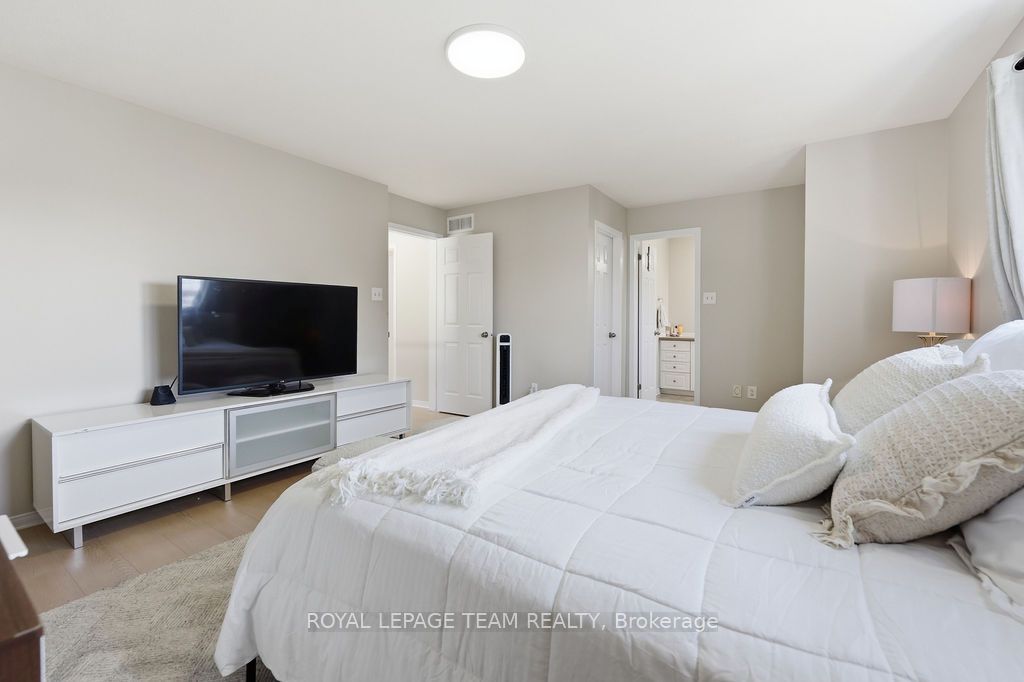 195 Harbour View Street Property Photo 28