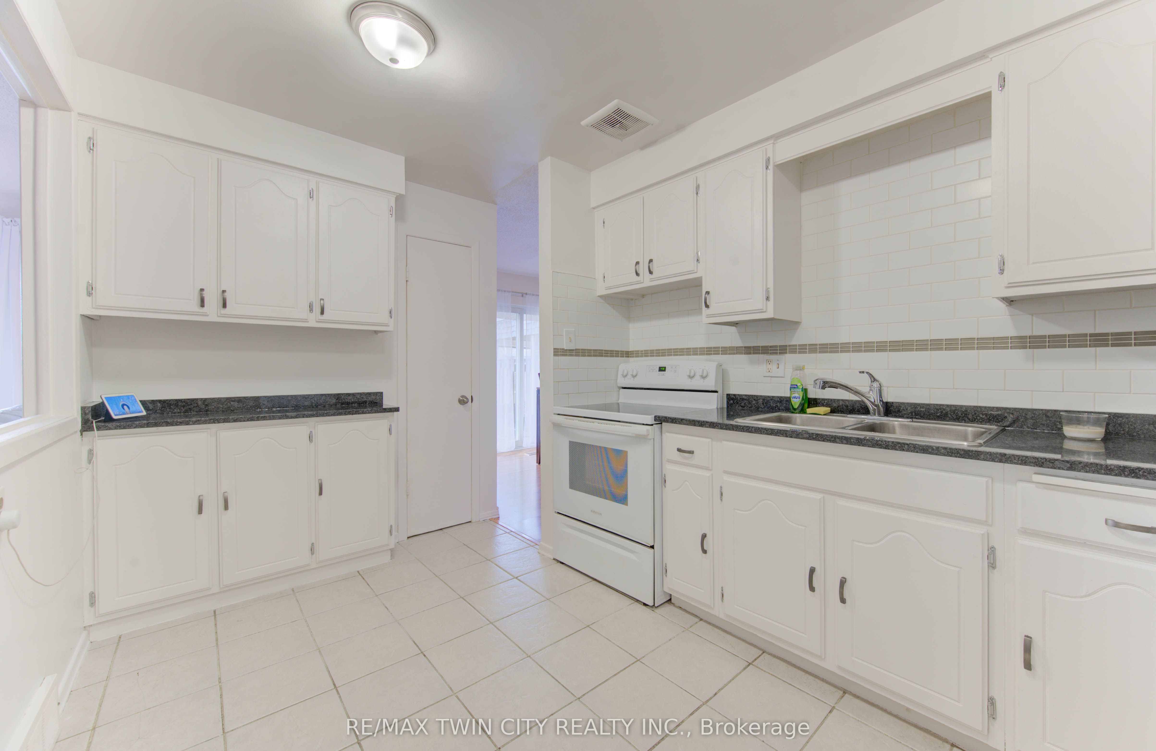 14 Williamsburg Road 47 Property Photo 13