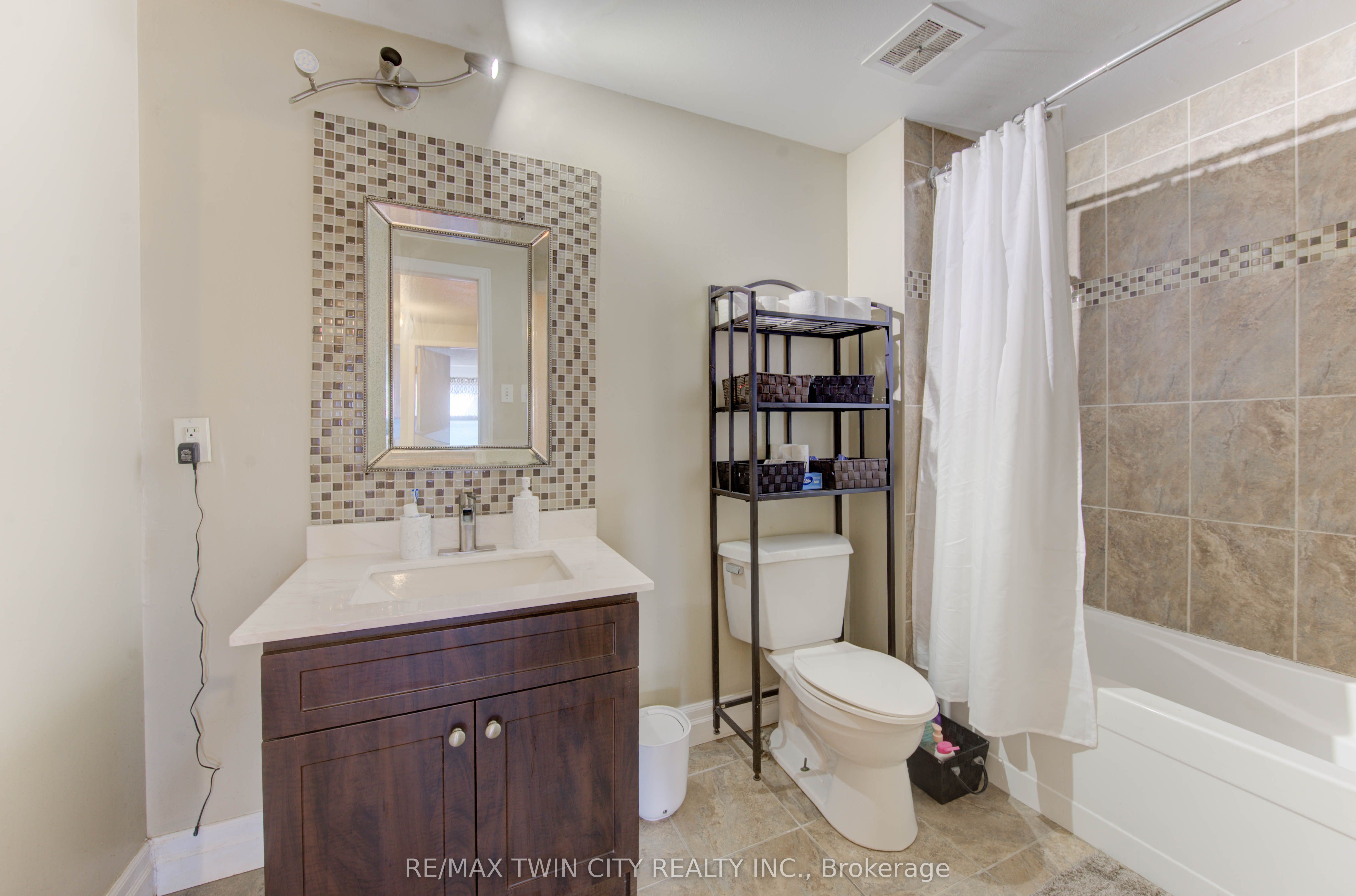 14 Williamsburg Road 47 Property Photo 25