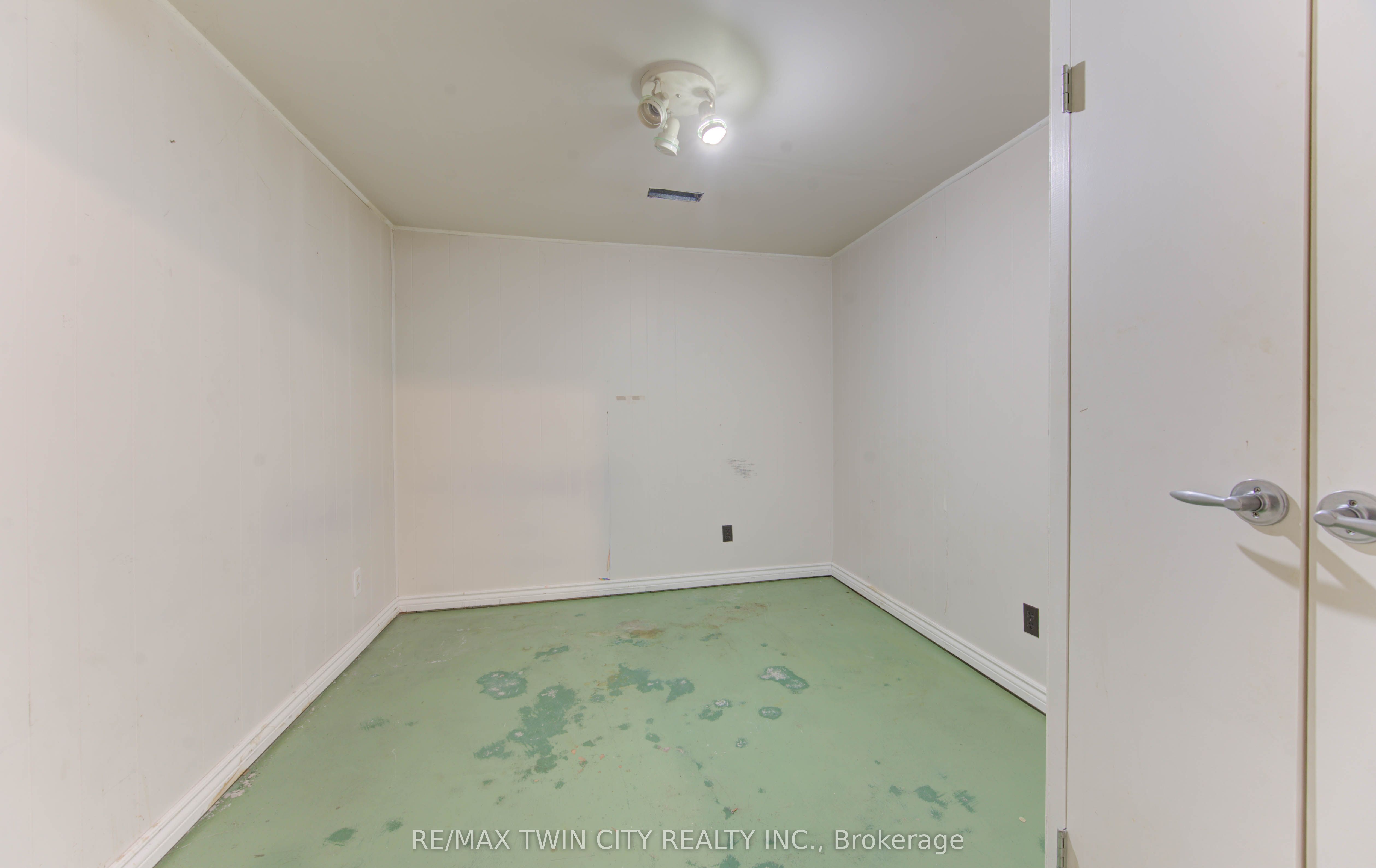 14 Williamsburg Road 47 Property Photo 35