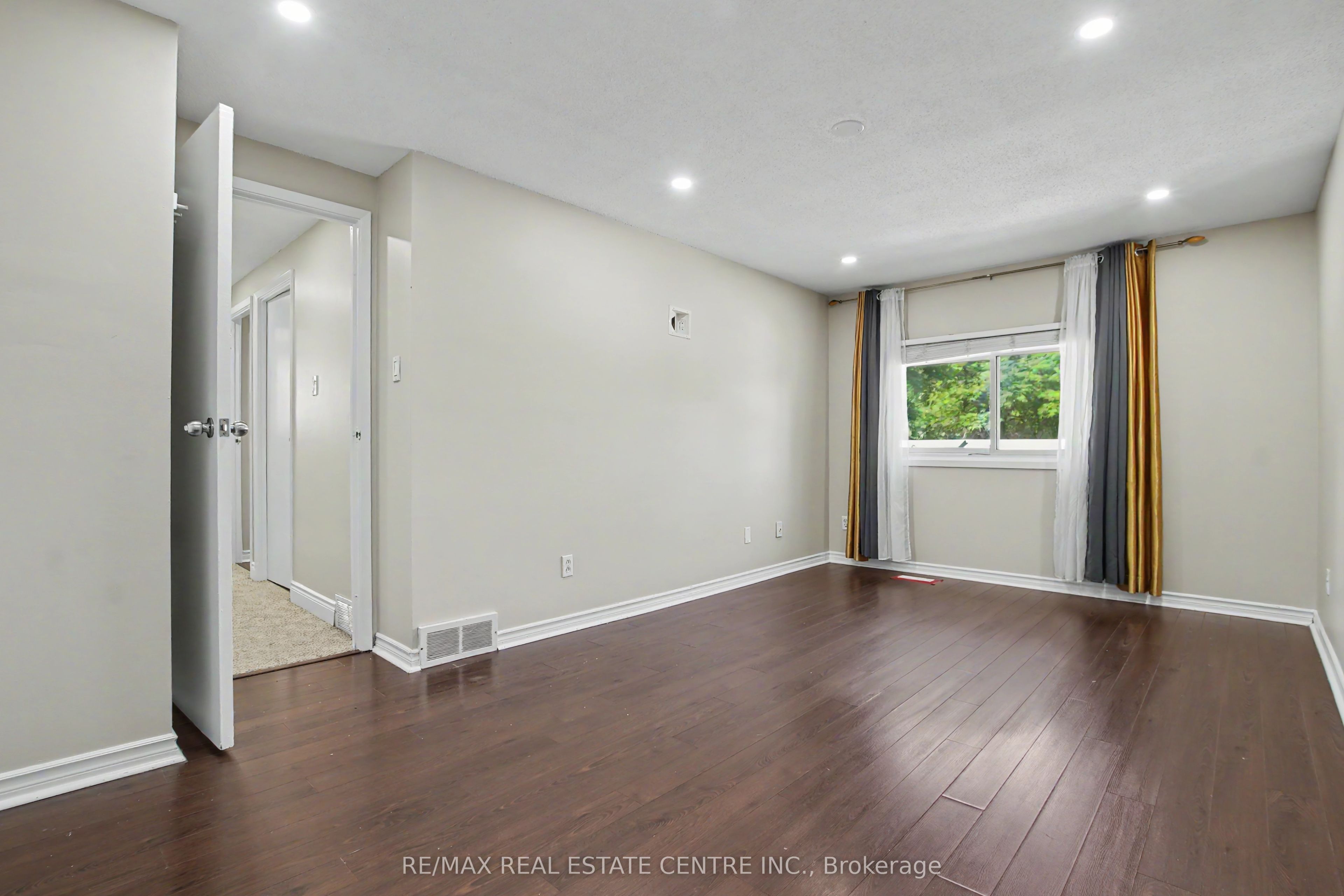 4 Seaforth Court Property Photo 15