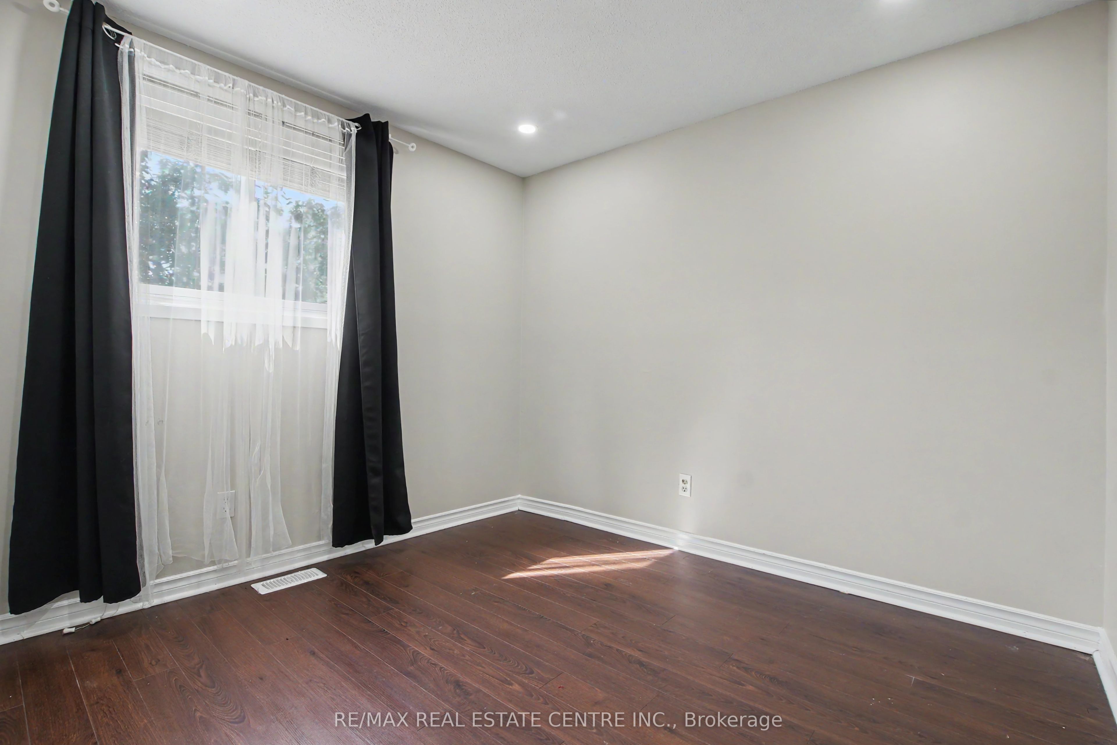 4 Seaforth Court Property Photo 19