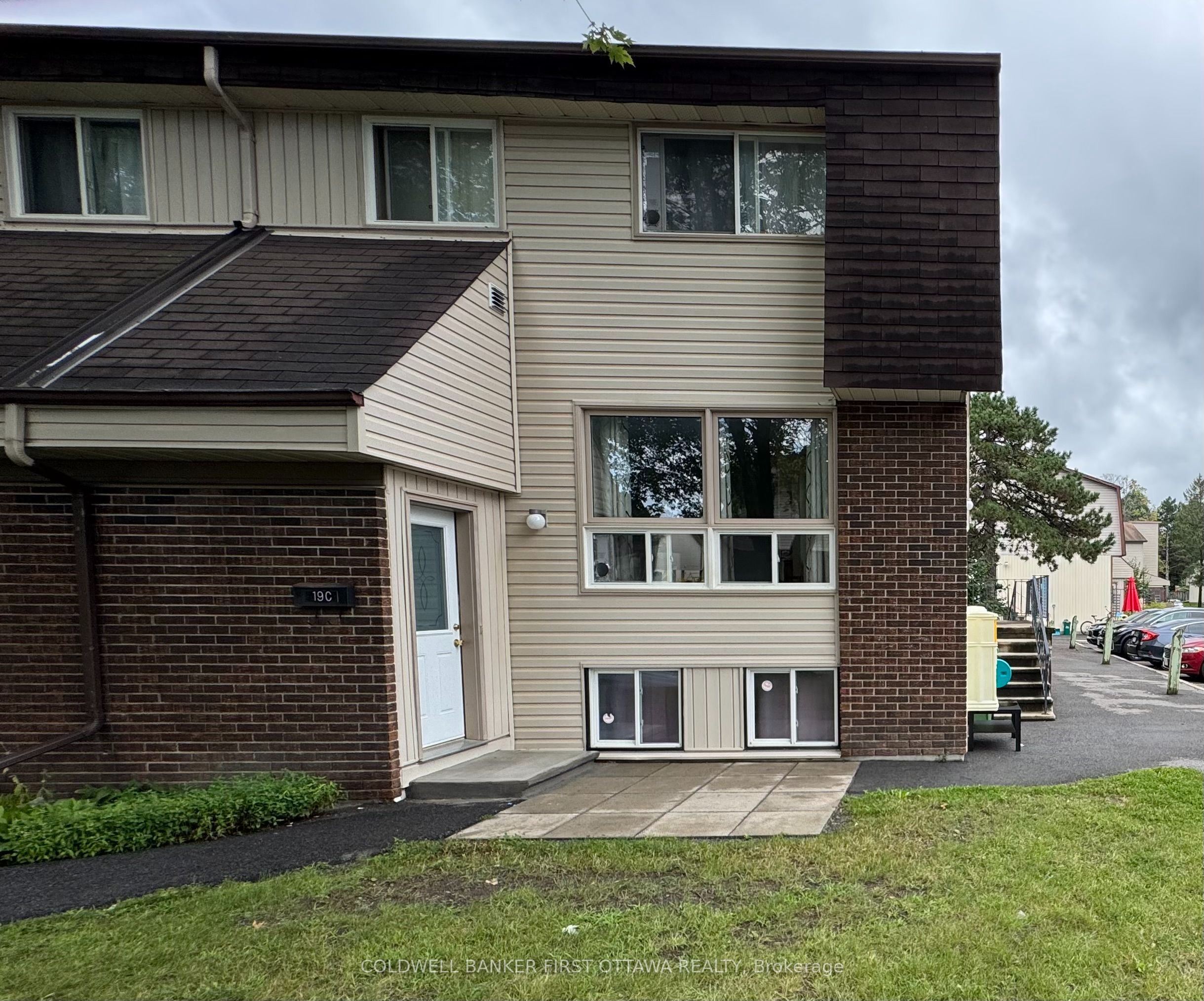 19c Sonnet Crescent Property Photo 2