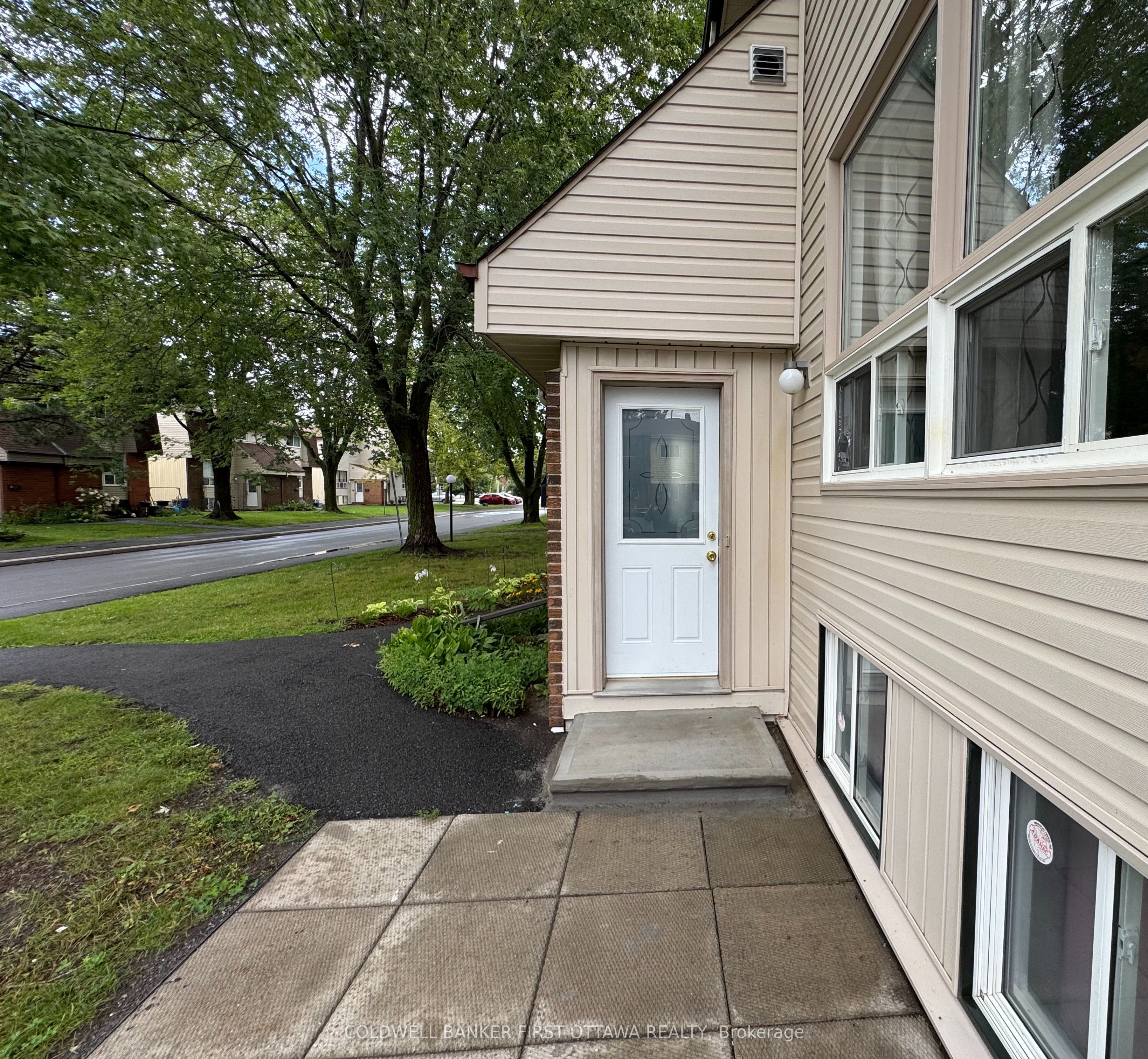 19c Sonnet Crescent Property Photo 3