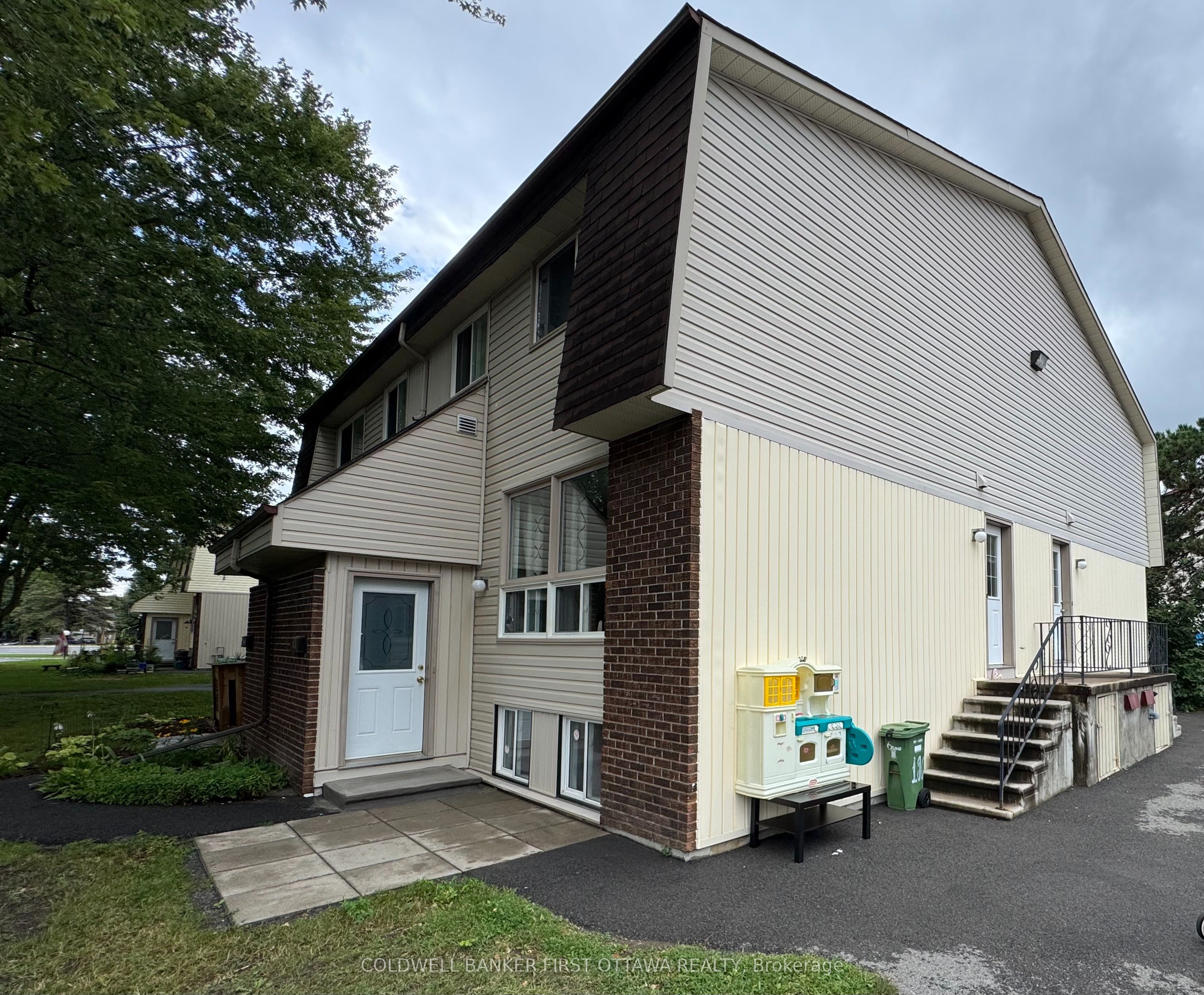 19c Sonnet Crescent Property Photo 4