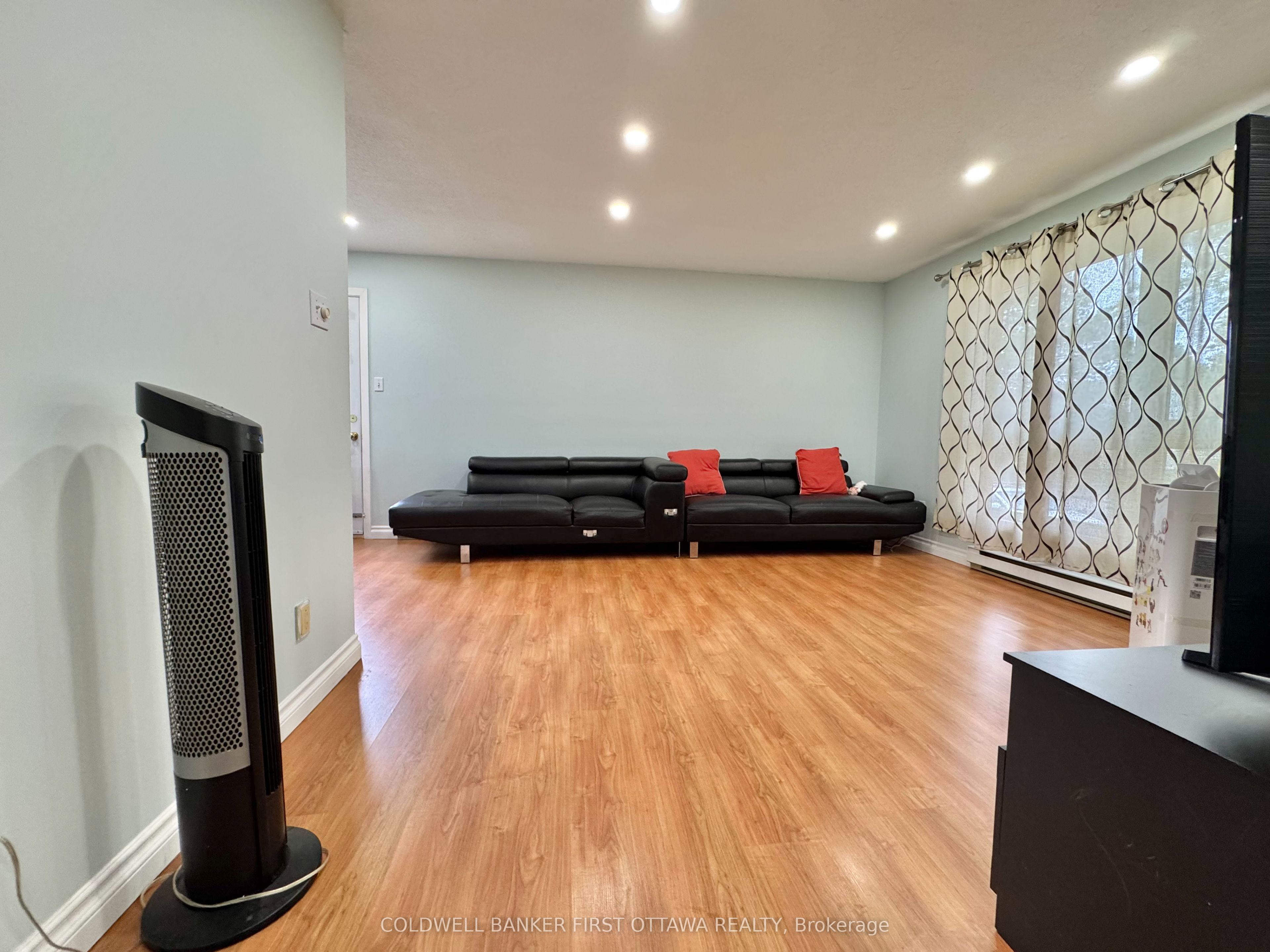 19c Sonnet Crescent Property Photo 25