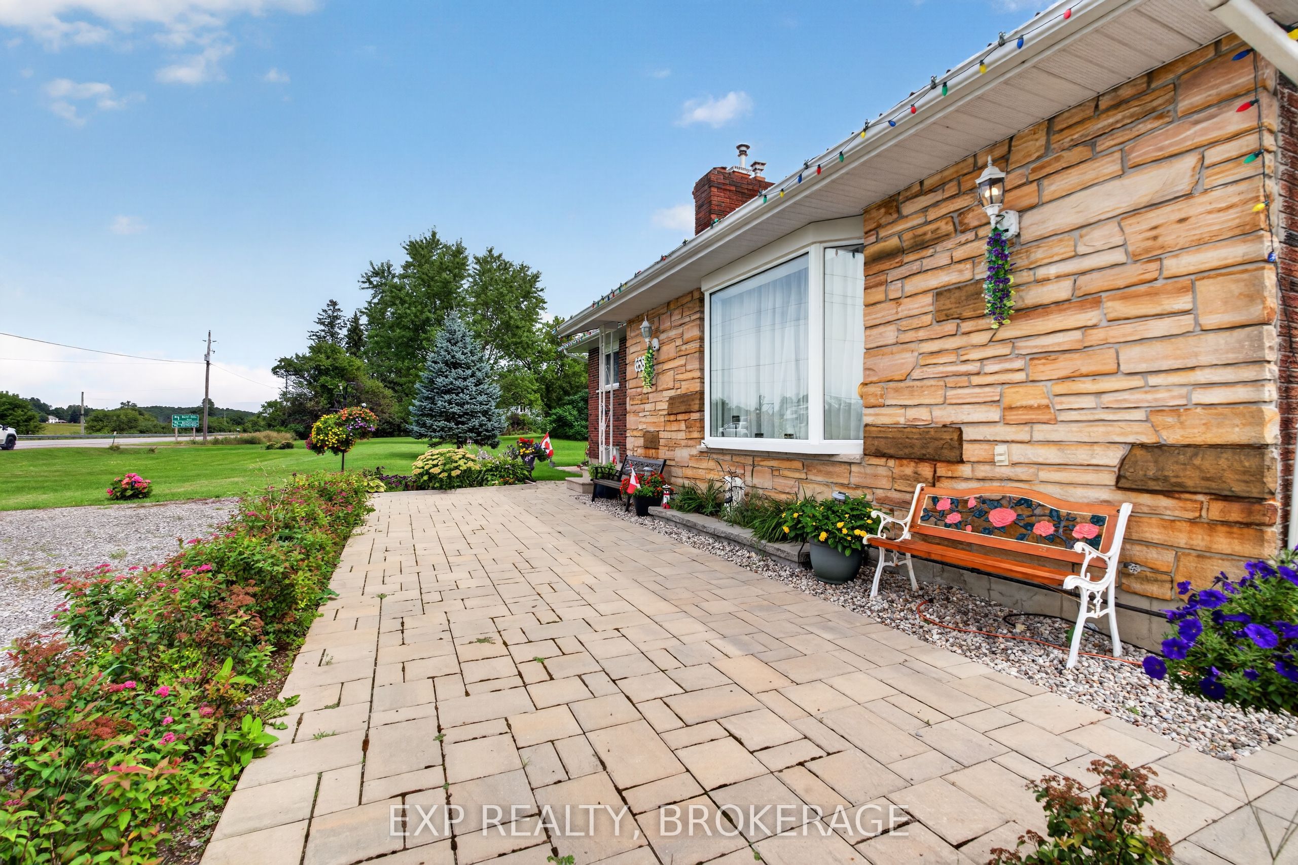 6583 Highway 15 Property Photo 4