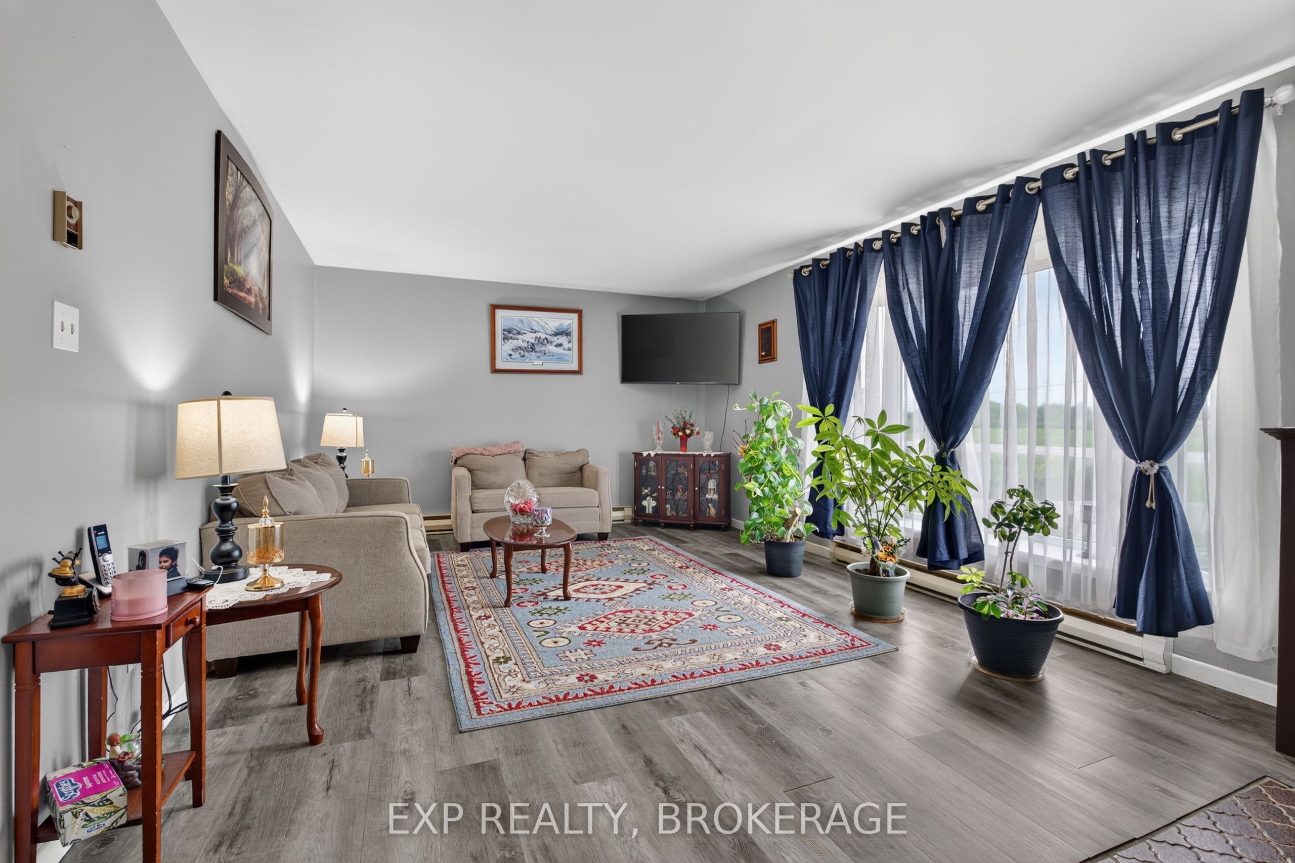 6583 Highway 15 Property Photo 6