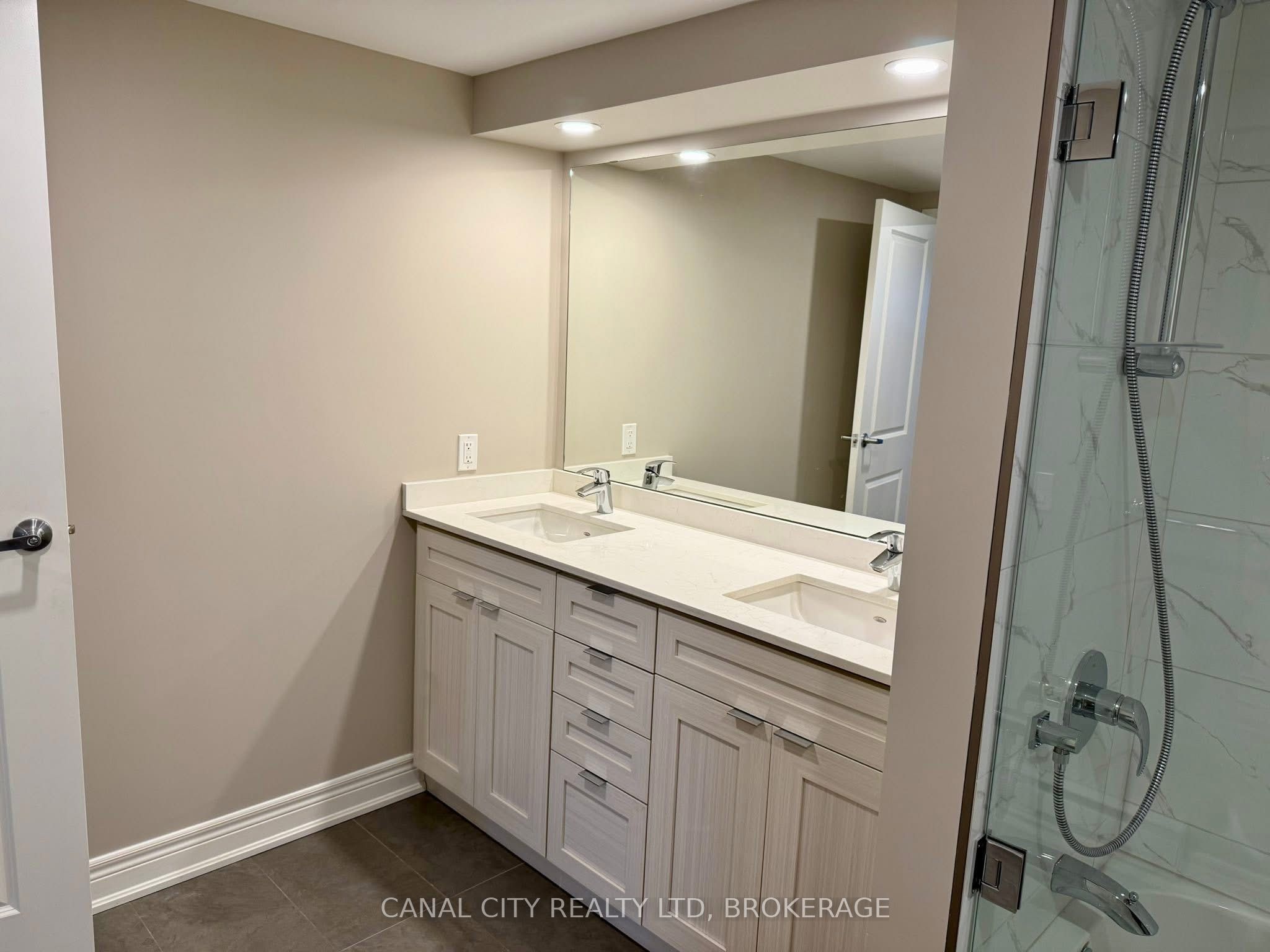 10 Albert Street E 304 Property Photo 14