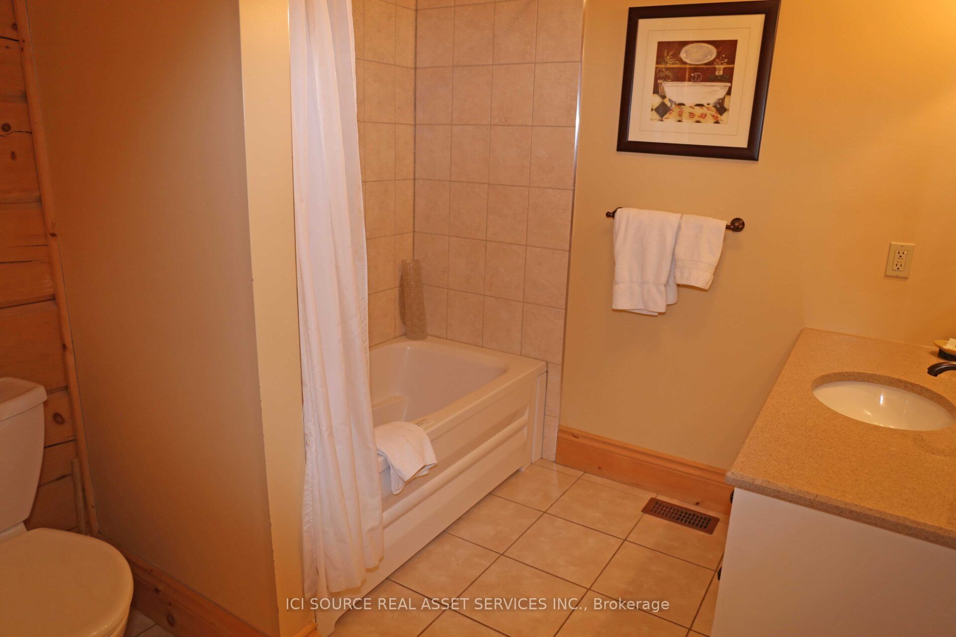 1016 Twin Pine Lane Property Photo 5