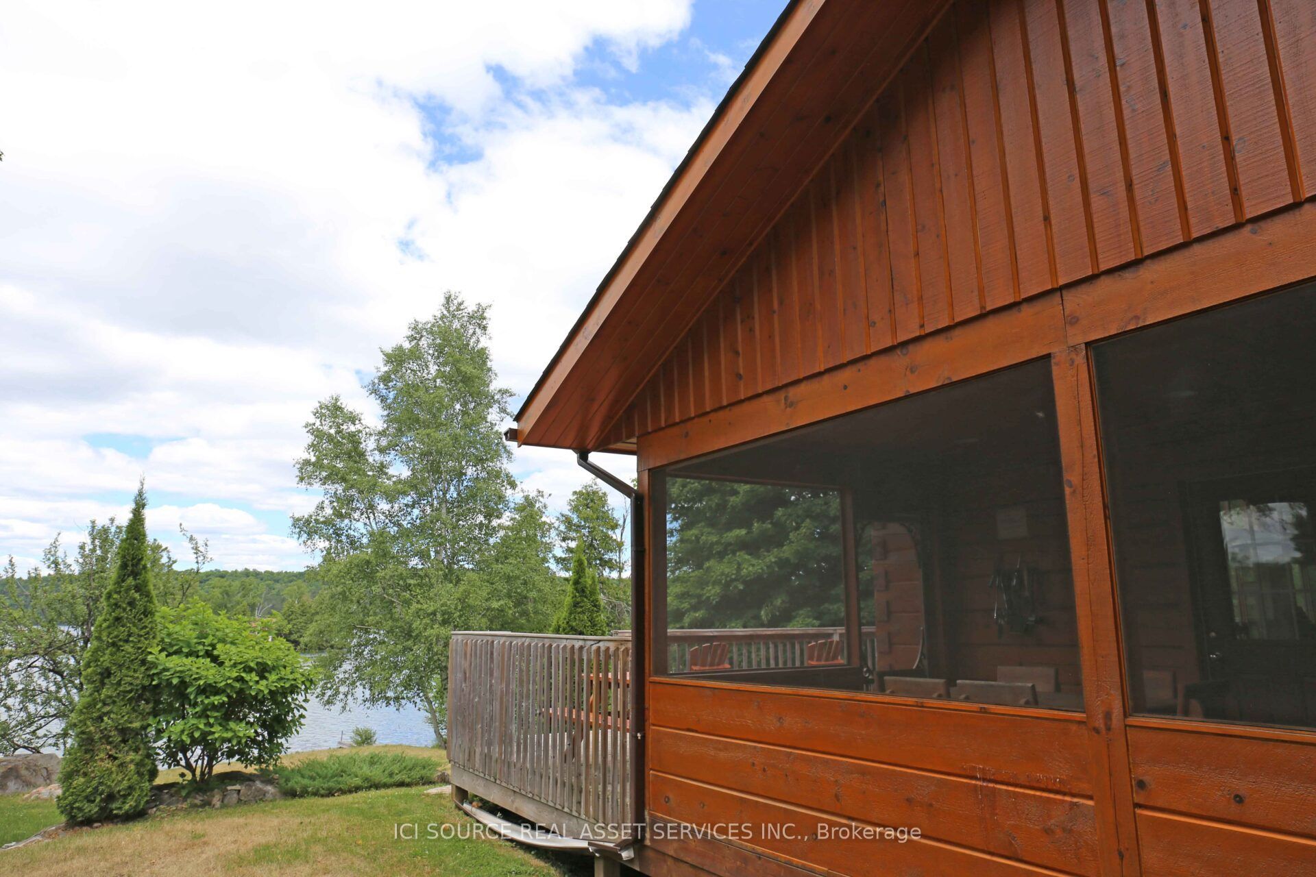 1016 Twin Pine Lane Property Photo 8