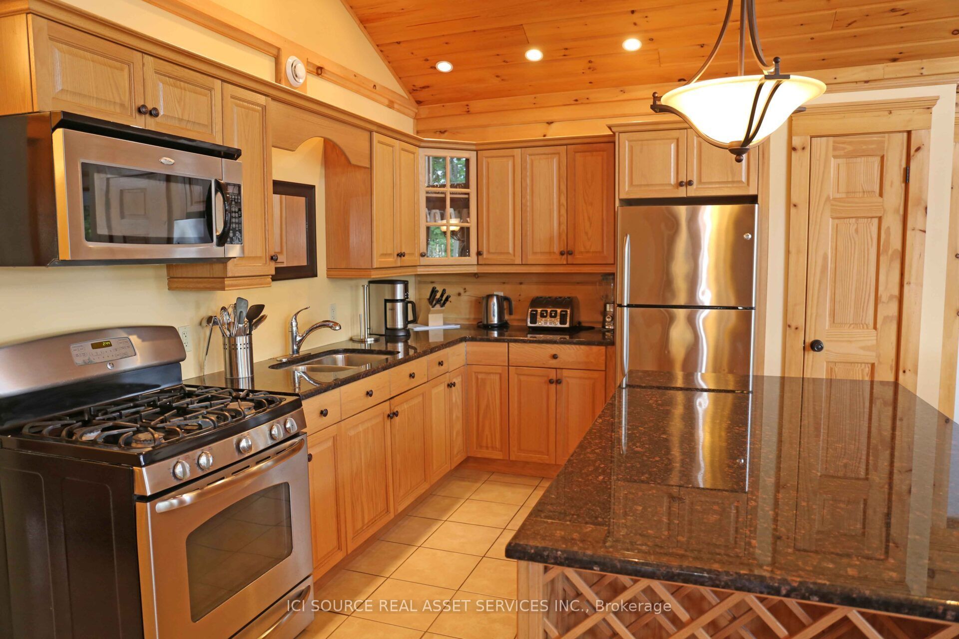 1016 Twin Pine Lane Property Photo 13