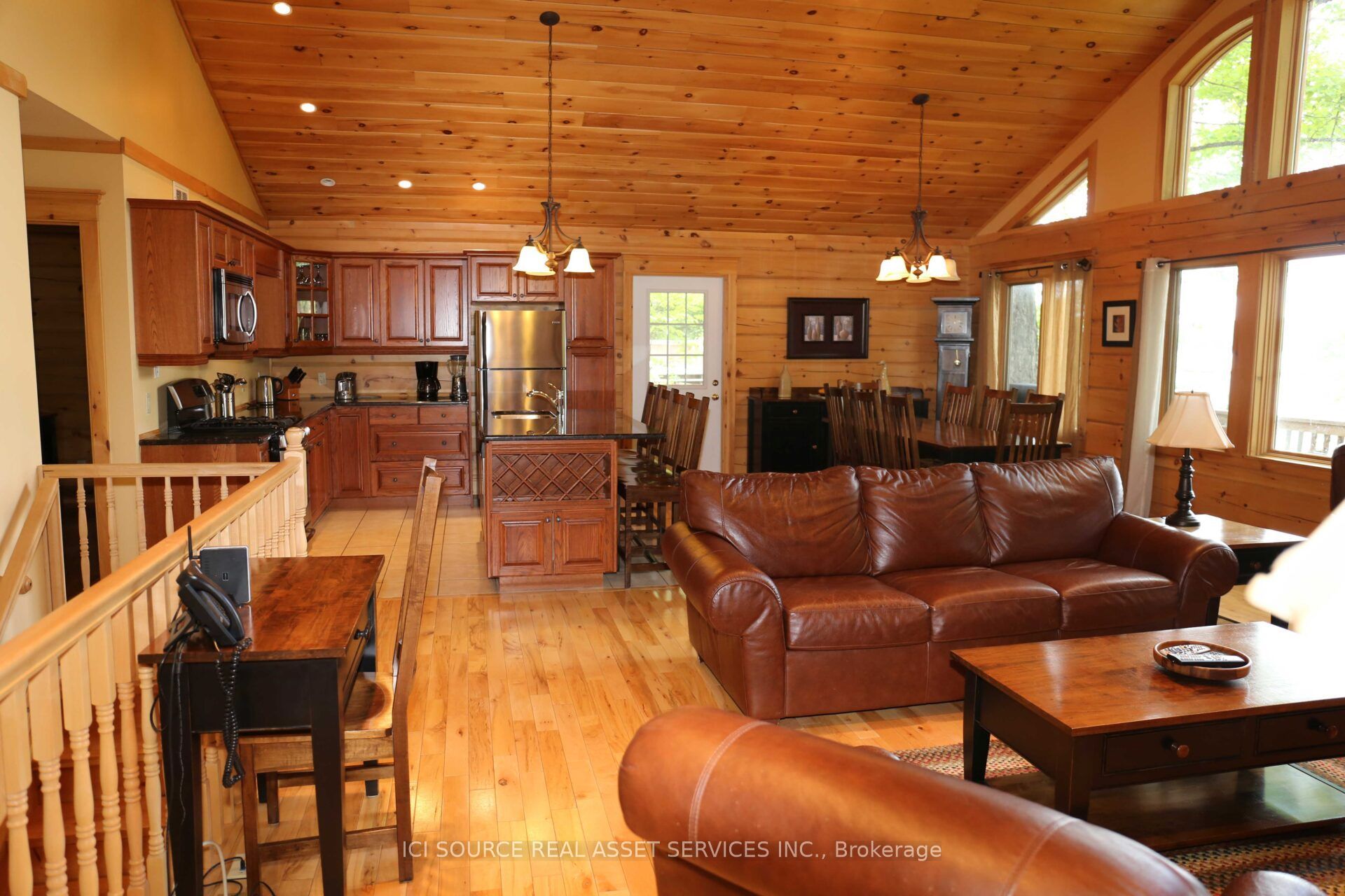 1016 Twin Pine Lane Property Photo 14