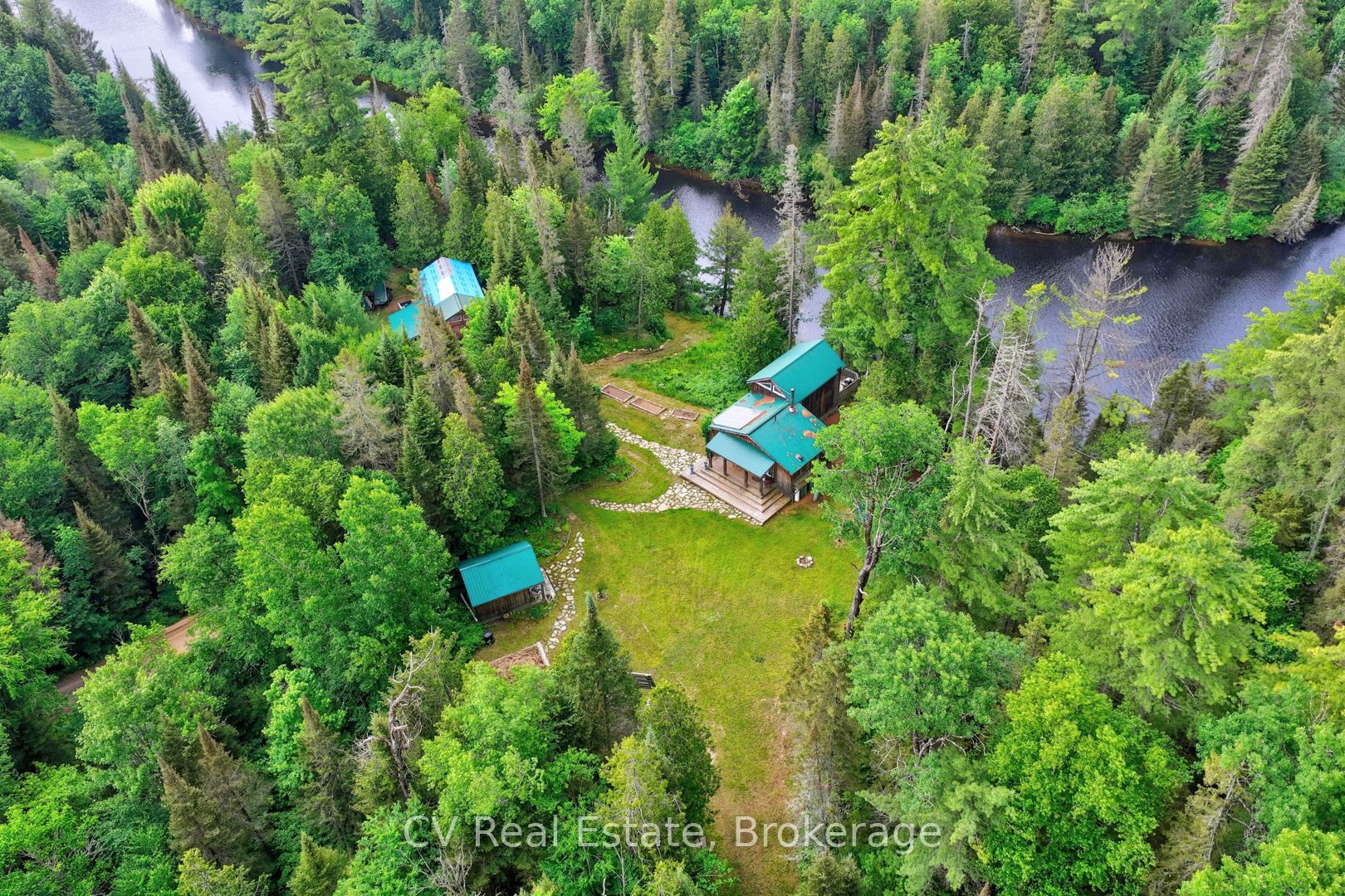 625 Chetwynd Road Property Photo 2
