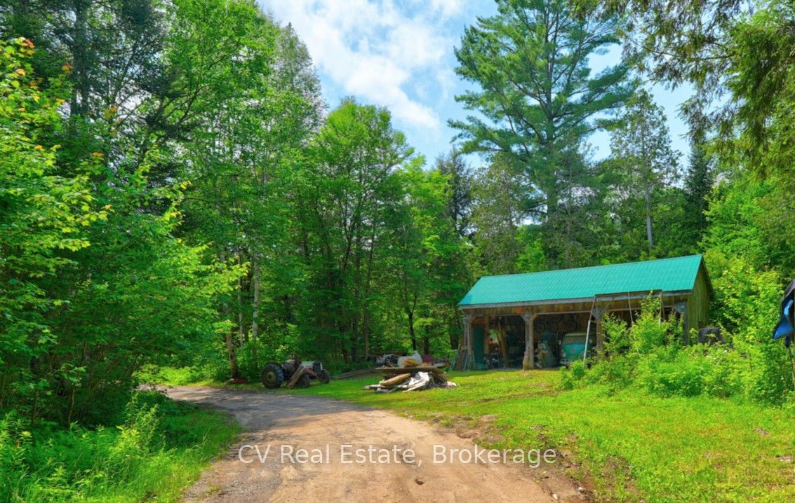 625 Chetwynd Road Property Photo 5