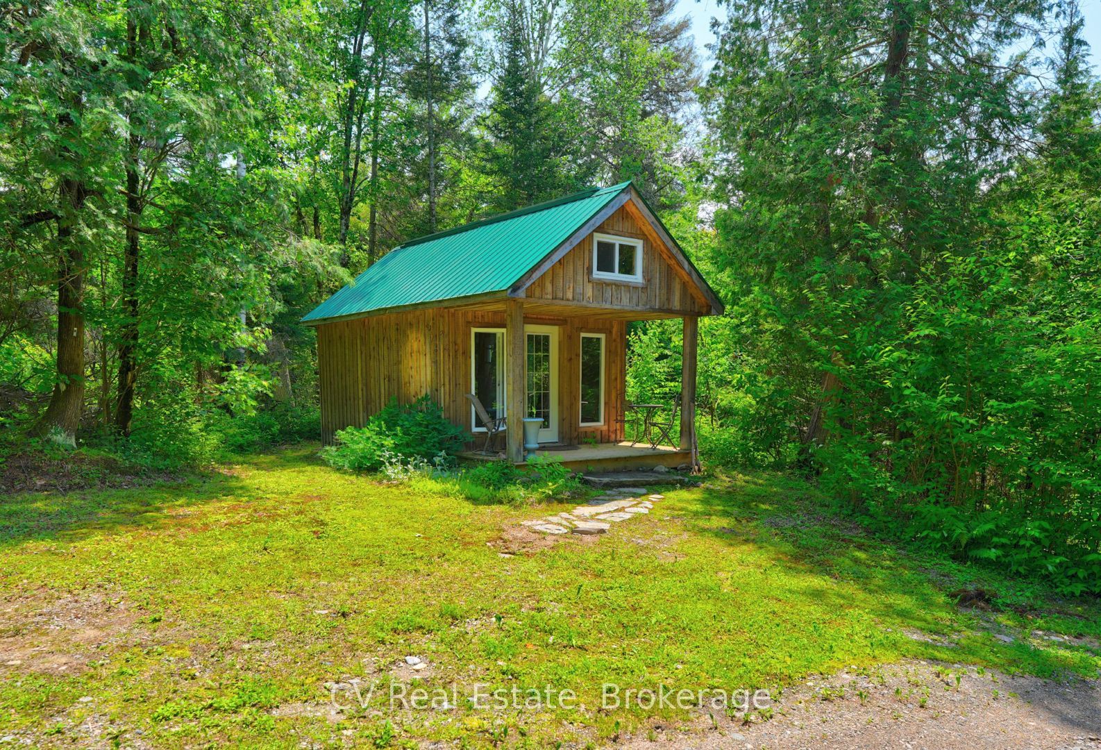 625 Chetwynd Road Property Photo 10