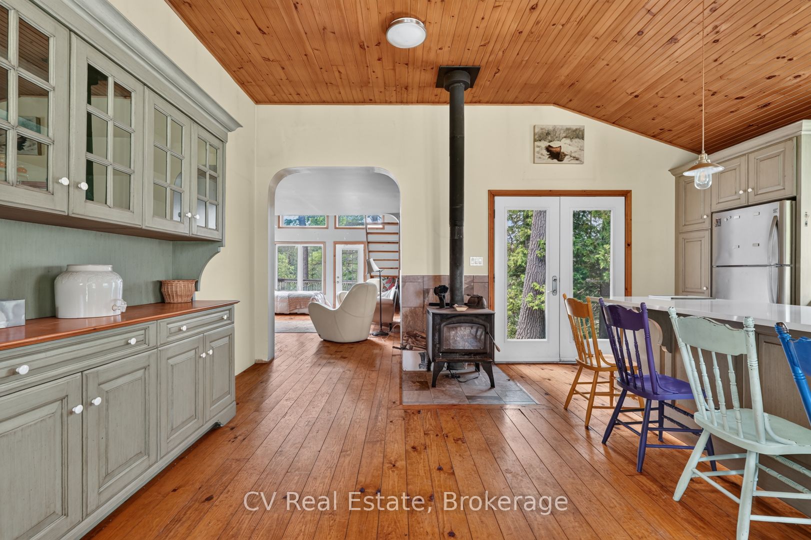 625 Chetwynd Road Property Photo 14
