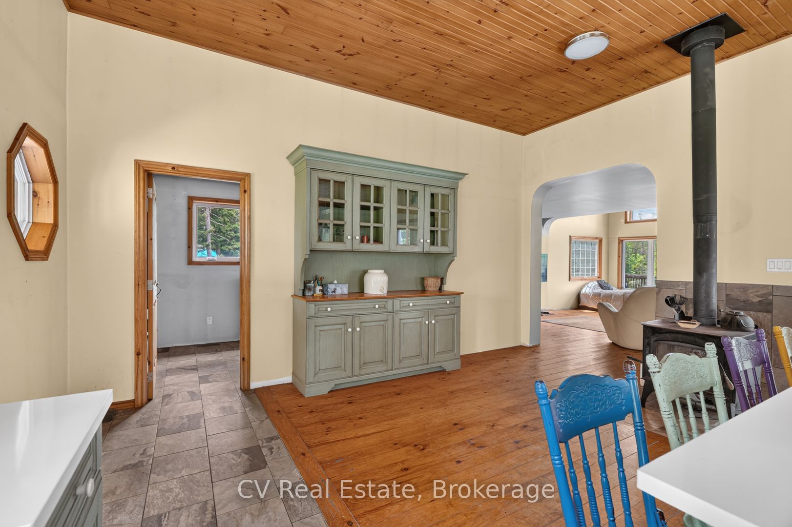 625 Chetwynd Road Property Photo 17
