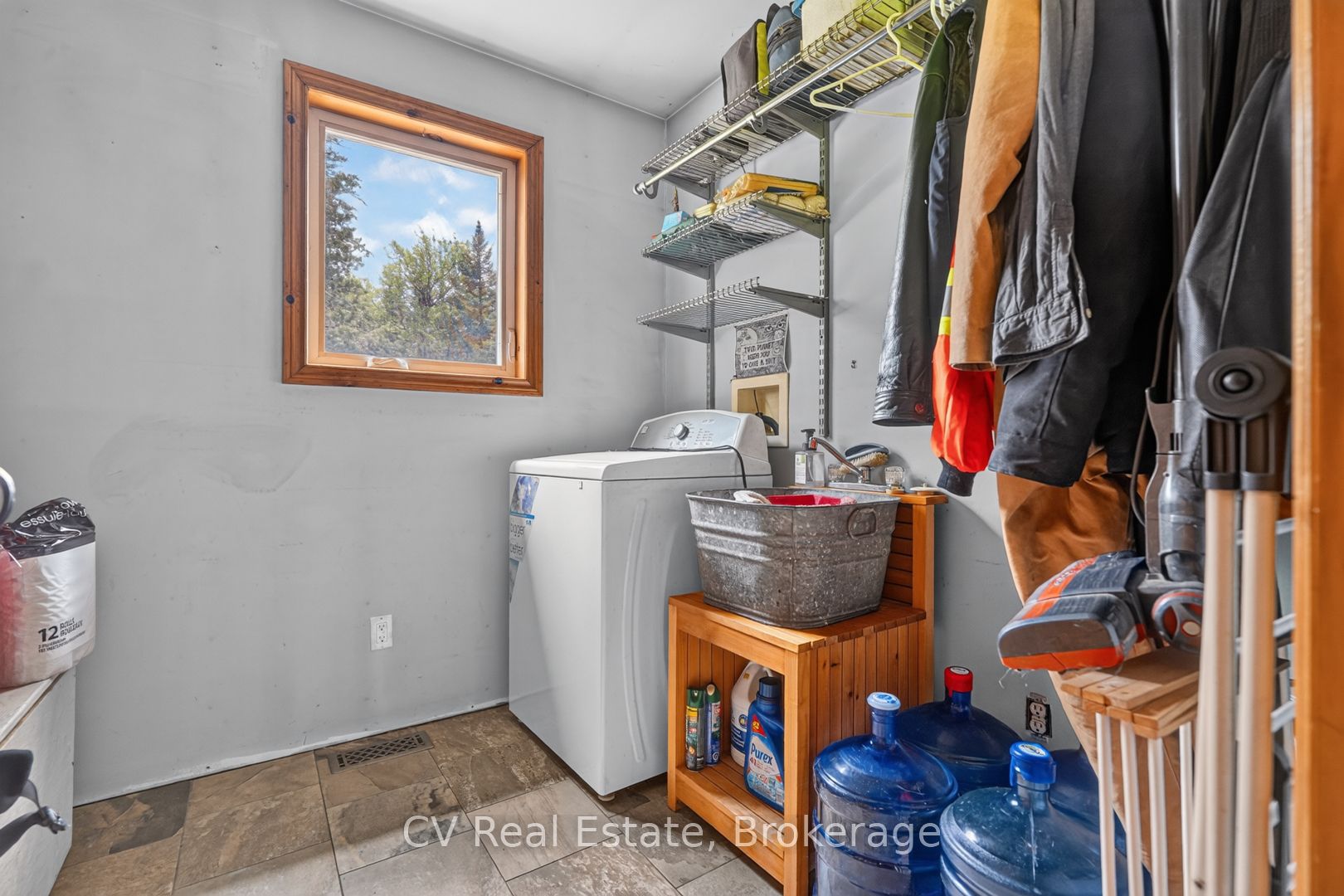 625 Chetwynd Road Property Photo 24