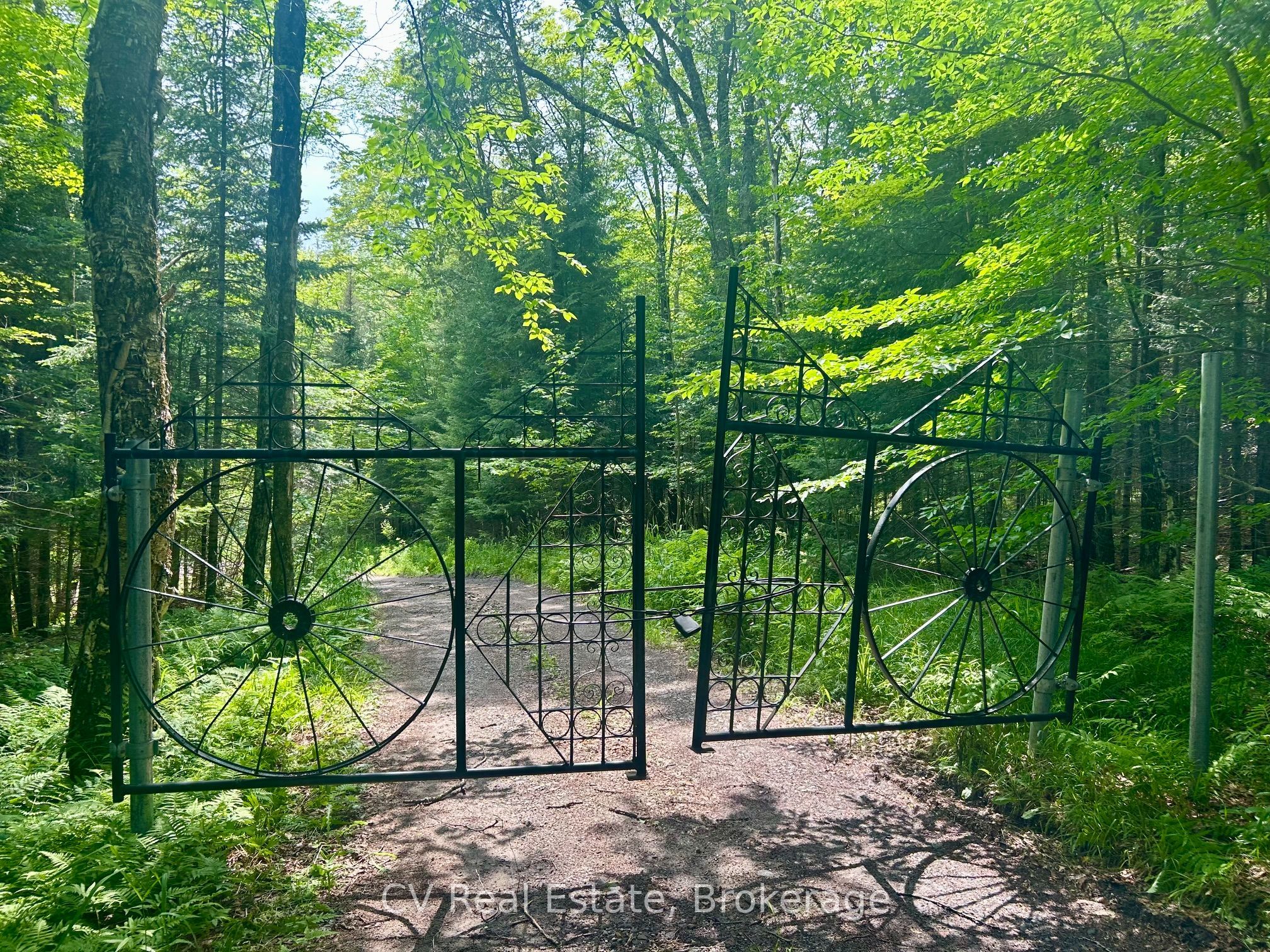 625 Chetwynd Road Property Photo 32