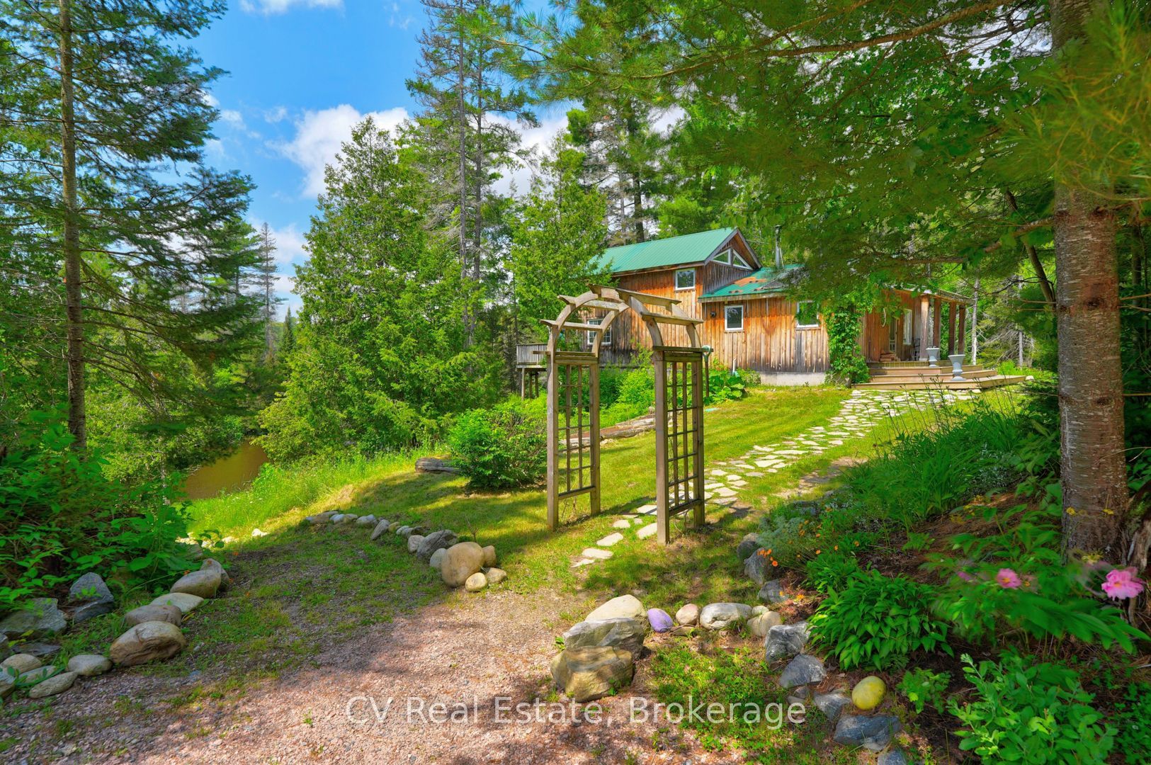 625 Chetwynd Road Property Photo 33