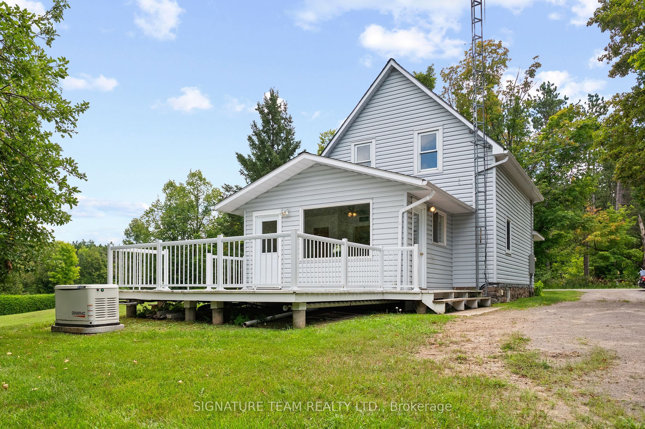 1208 Augsburg Road N Property Photo 6