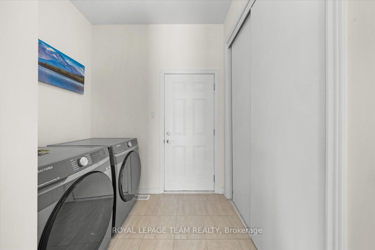 290 Turnbuckle Crescent Property Photo 13