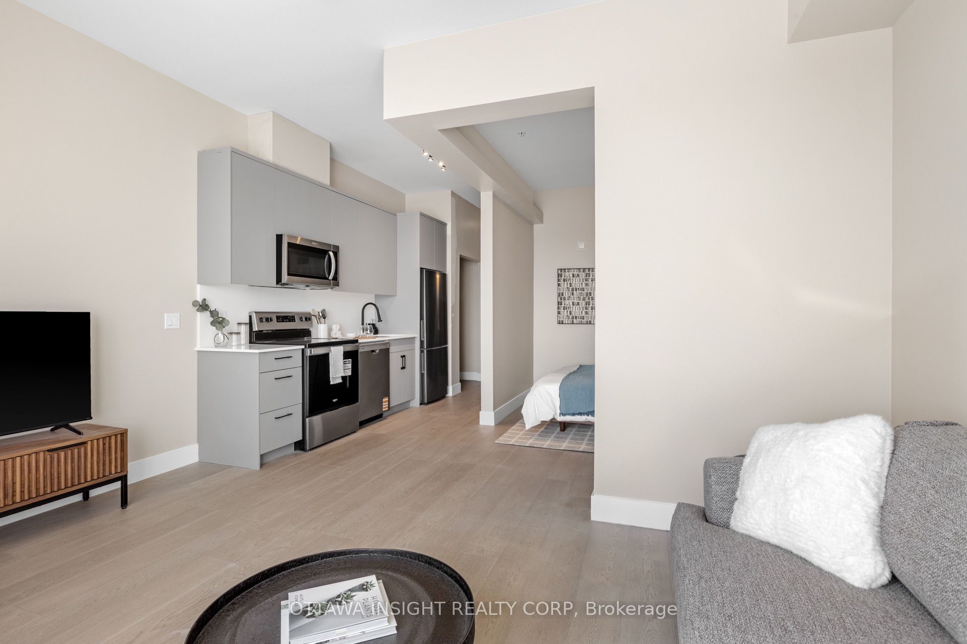 180 Kanata Avenue 1c Property Photo 3