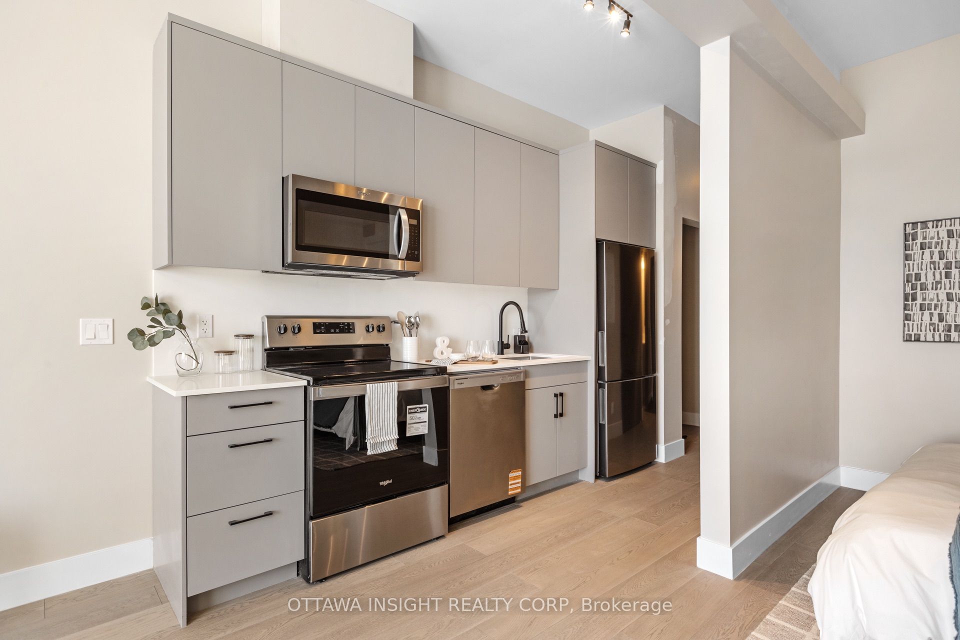 180 Kanata Avenue 1c Property Photo 7