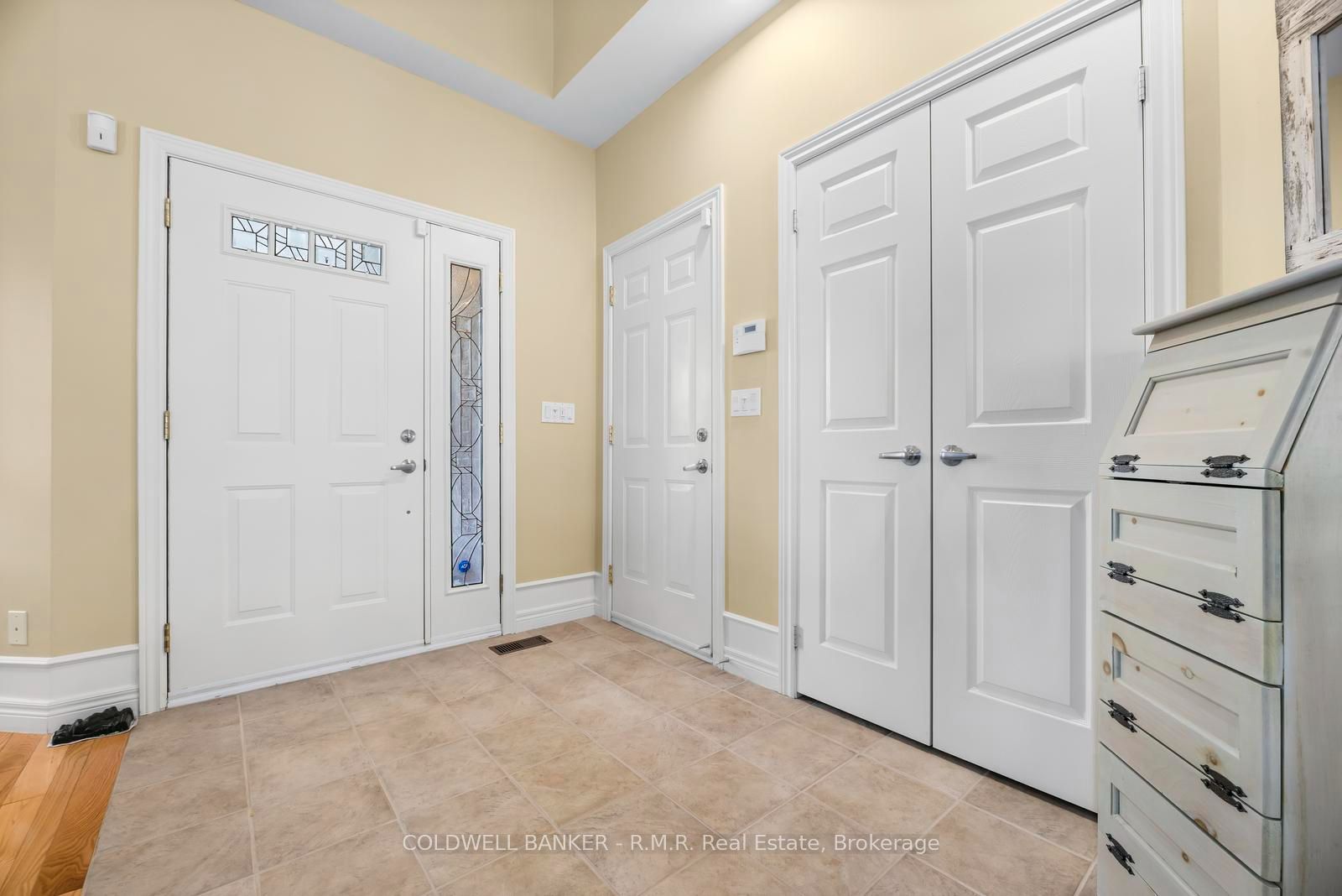 1188 Alder Road E Property Photo 7
