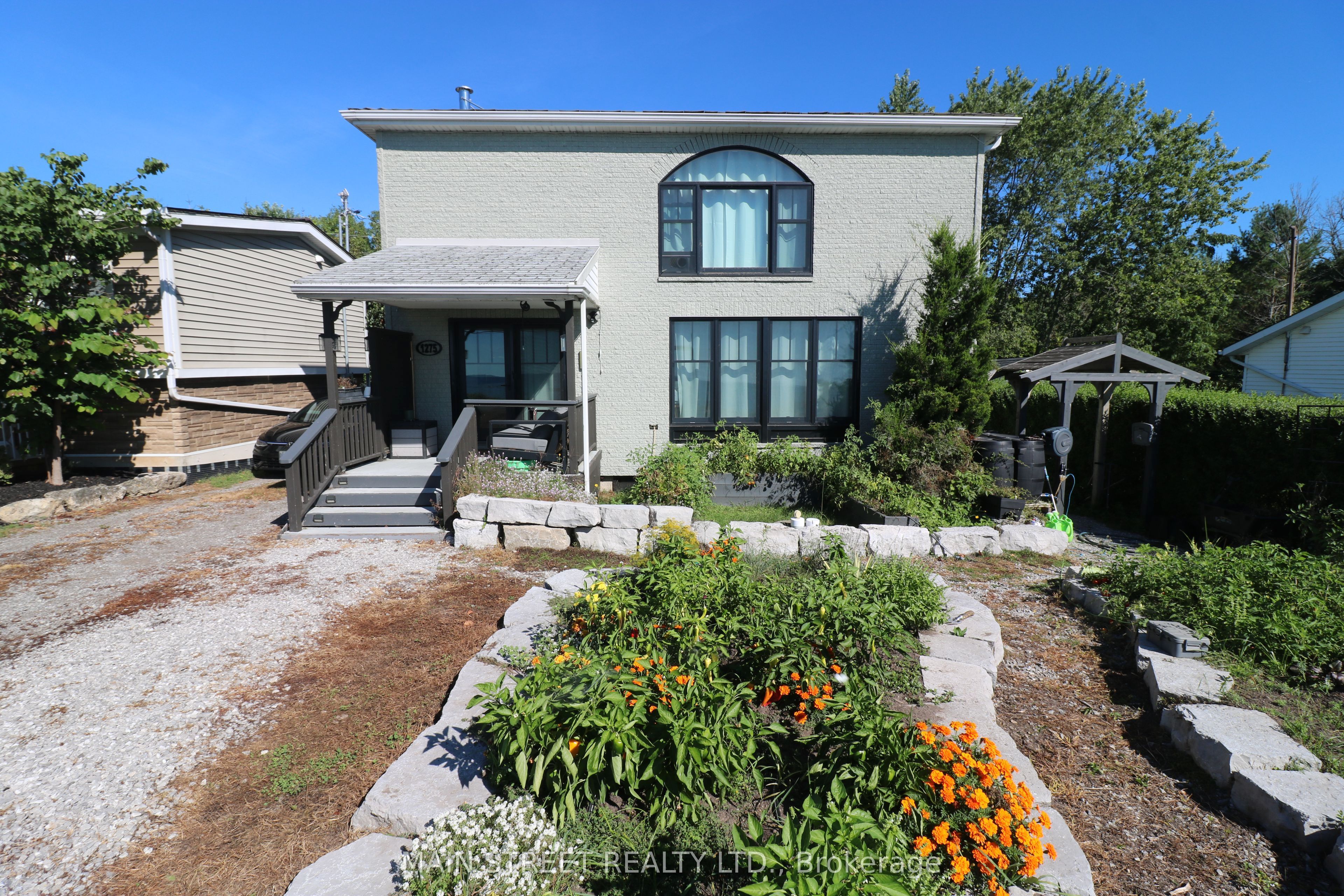 1275 Lakeshore Road Property Photo 3