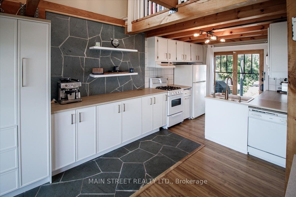 1275 Lakeshore Road Property Photo 8