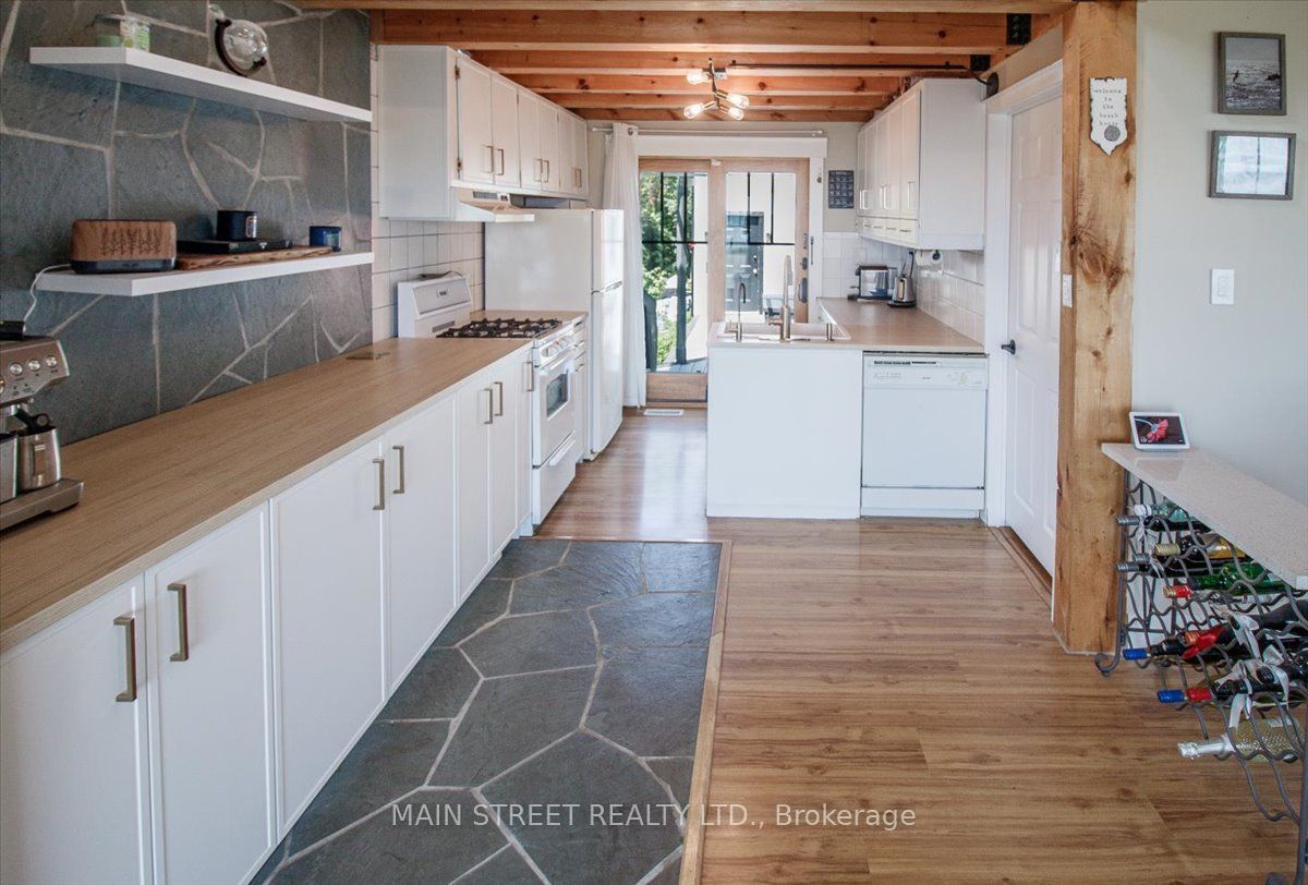 1275 Lakeshore Road Property Photo 9