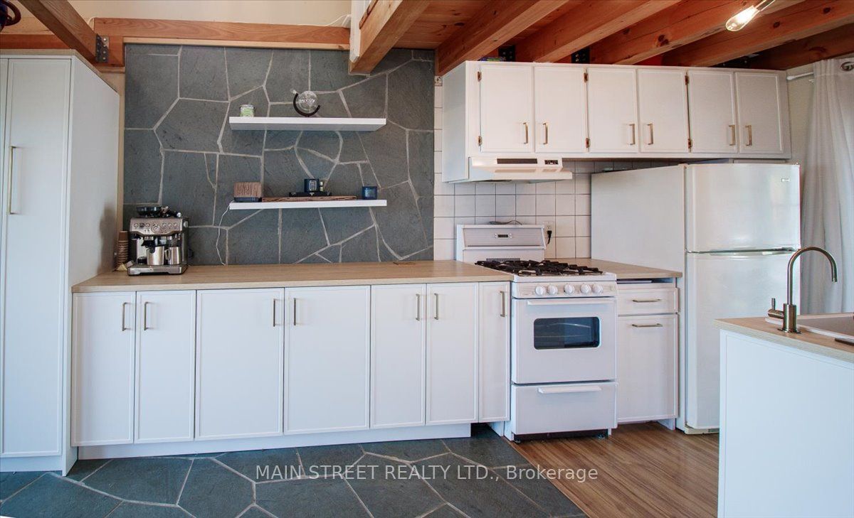 1275 Lakeshore Road Property Photo 10