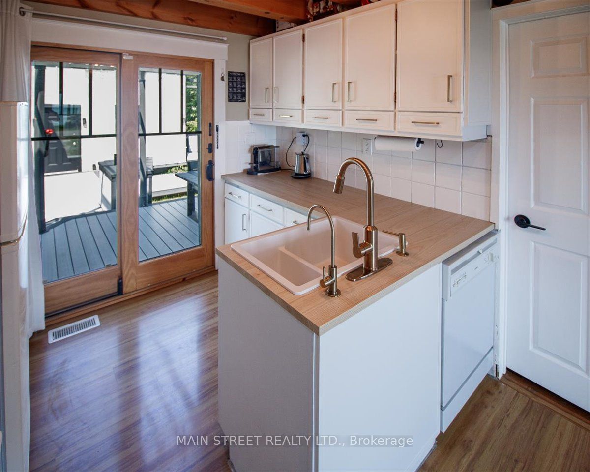 1275 Lakeshore Road Property Photo 11