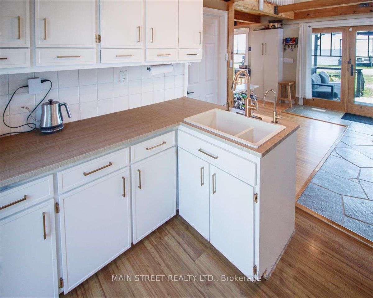 1275 Lakeshore Road Property Photo 12
